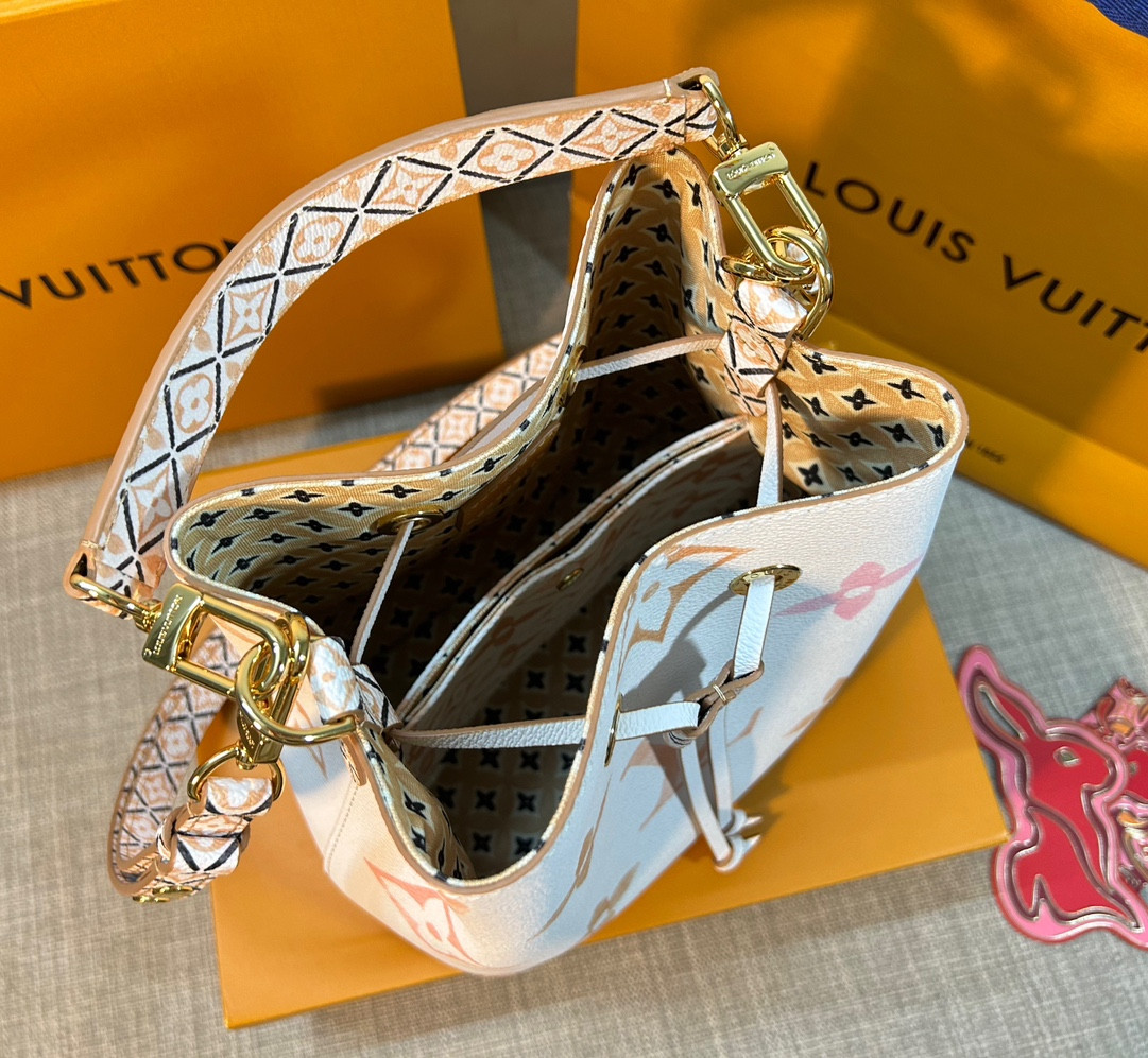 L0vis Vvtt0n Néonoé Bag