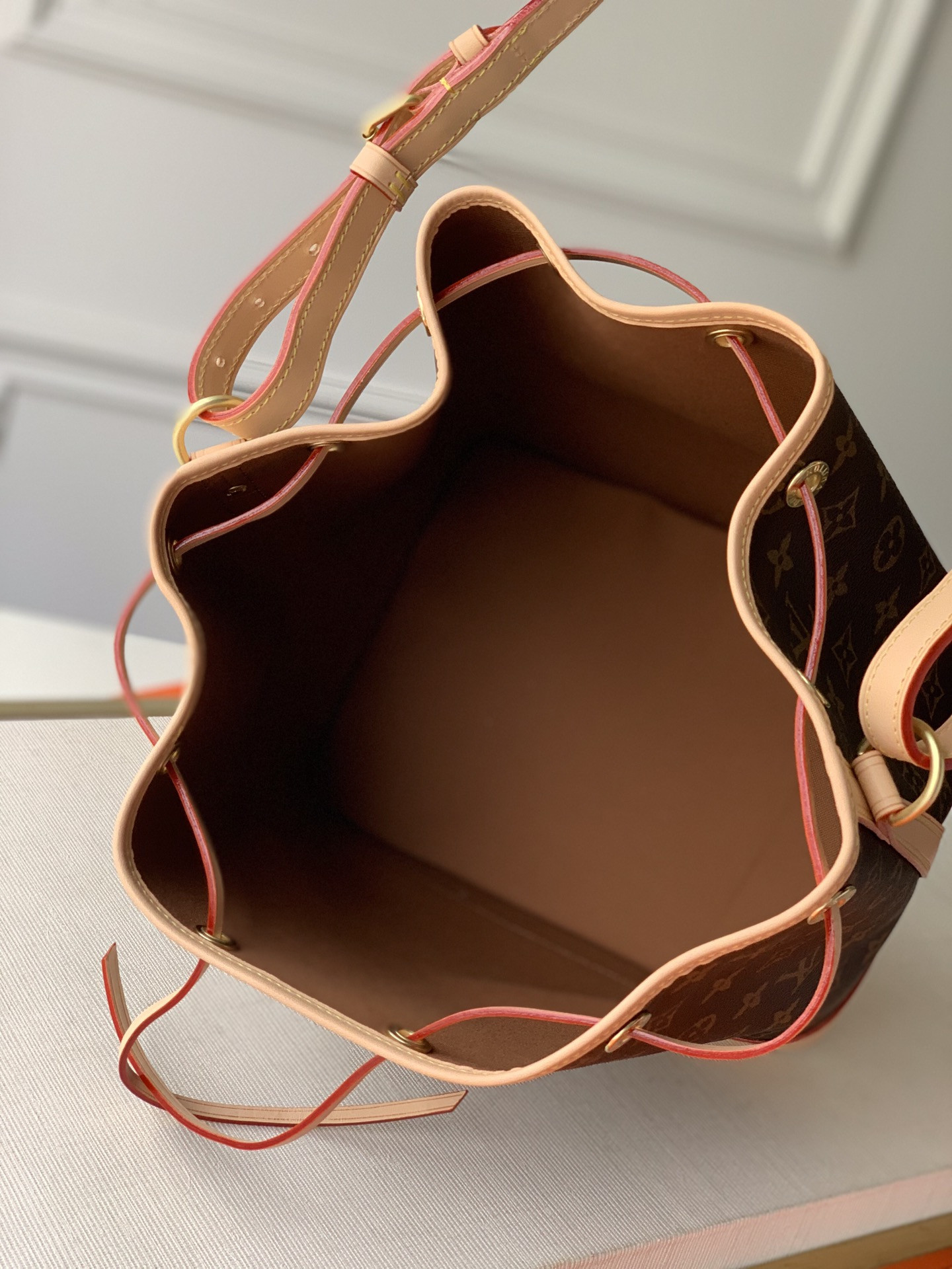 L0vis Vvtt0n Noe Bb Bag