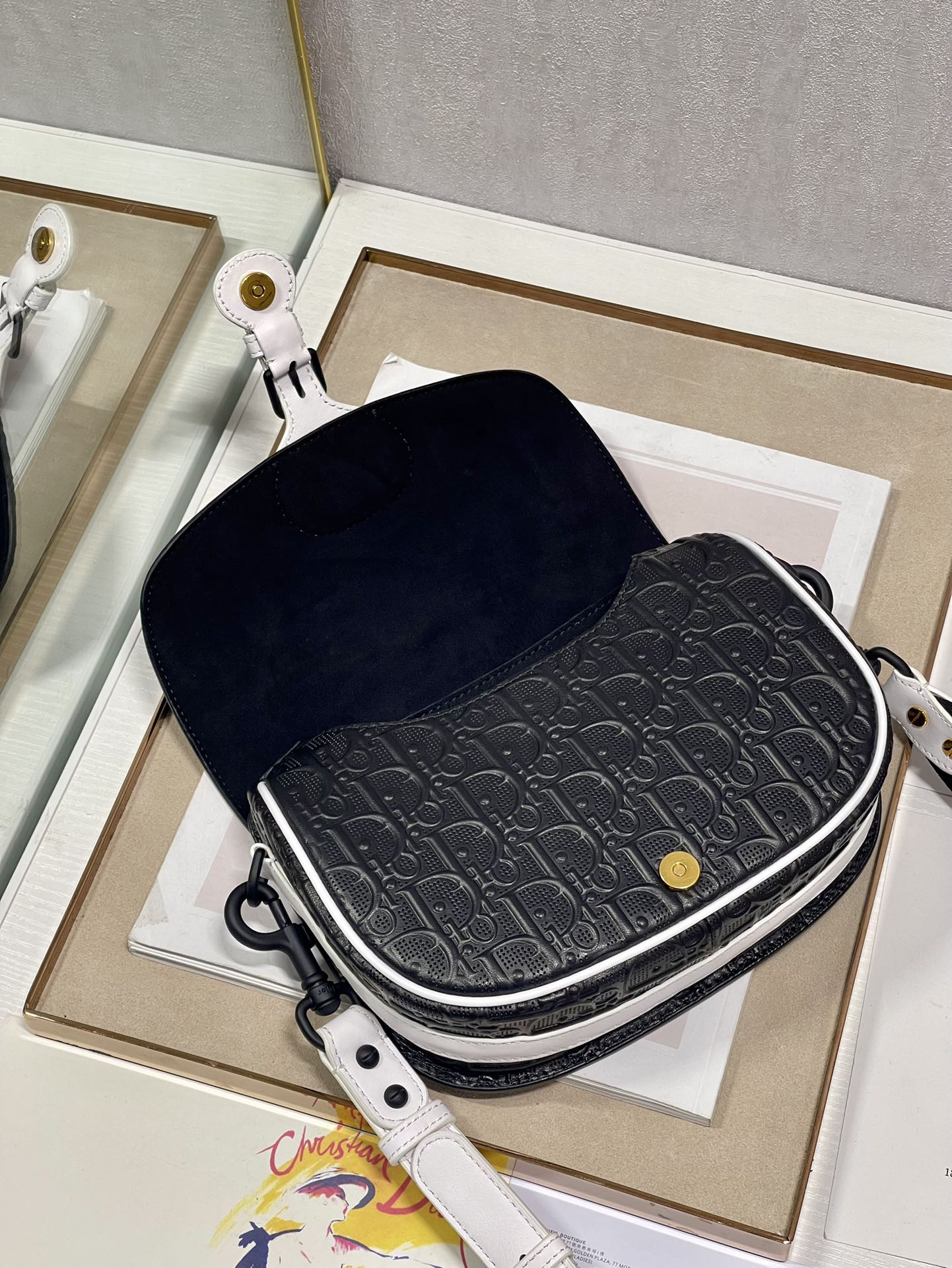 Medium D10r Bobby Bag