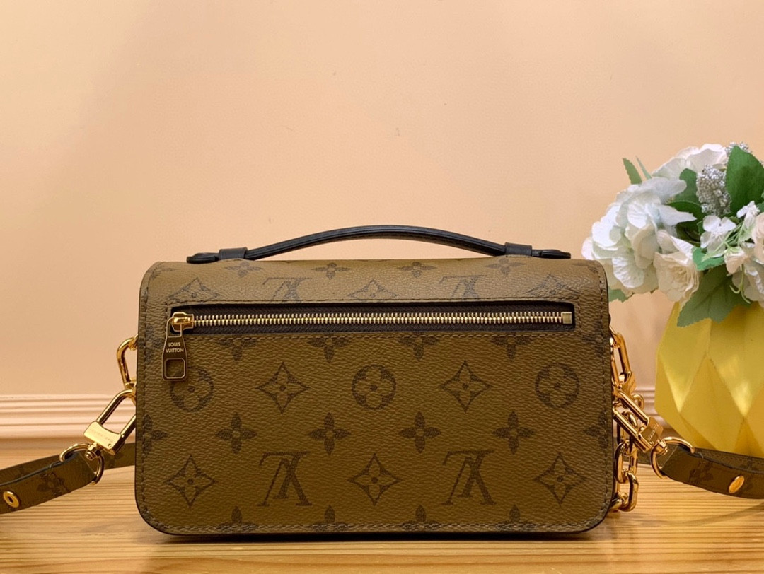 L0vis Vvtt0n Pochette Métis East West Bag