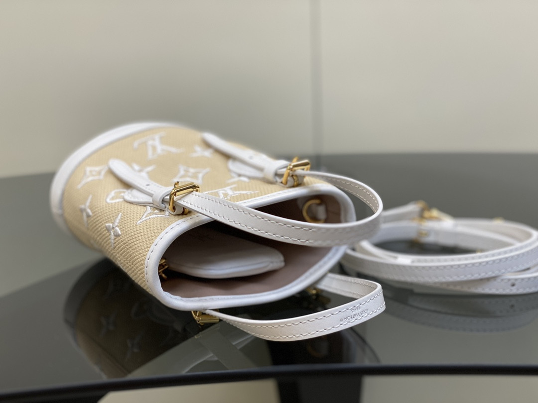 L0vis Vvtt0n Nano Bucket Bag