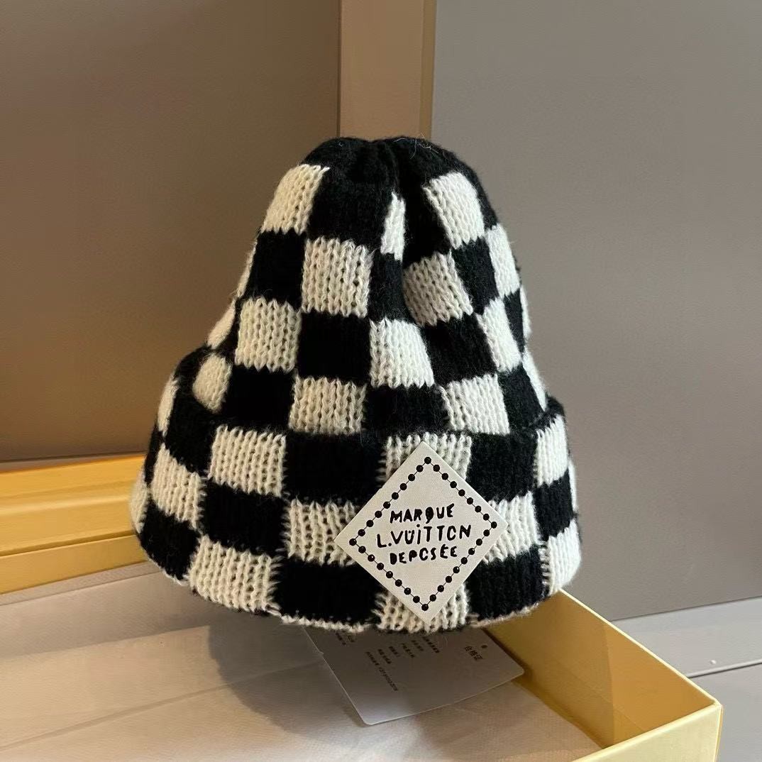 [#4094] L0vis Vvtt0n autumn and wi nter new checkered knitted hat