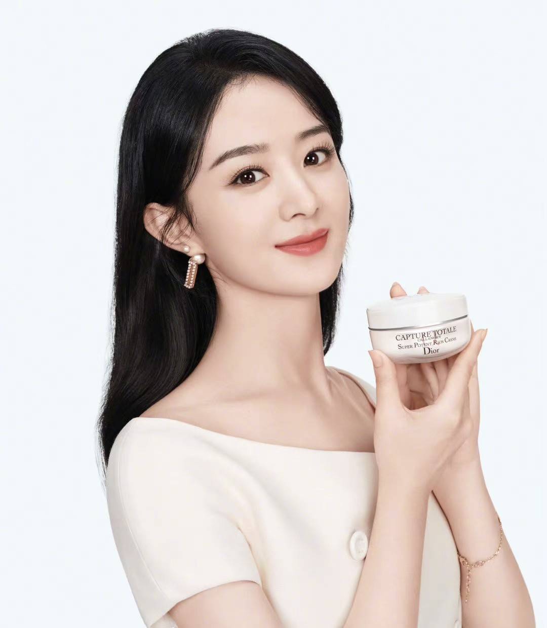 D10r letter D earrings