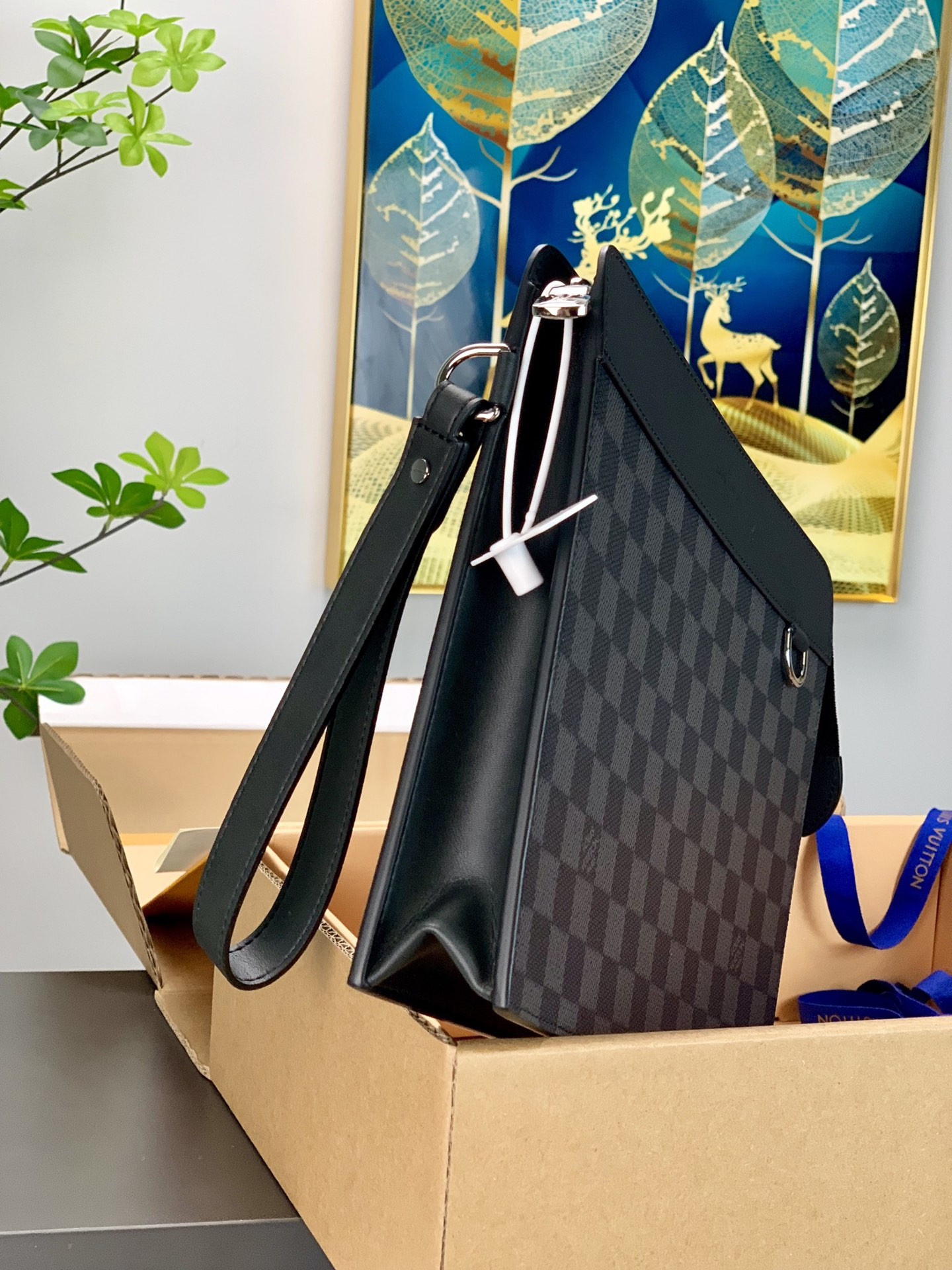 L0vis Vvtt0n Standing Bag