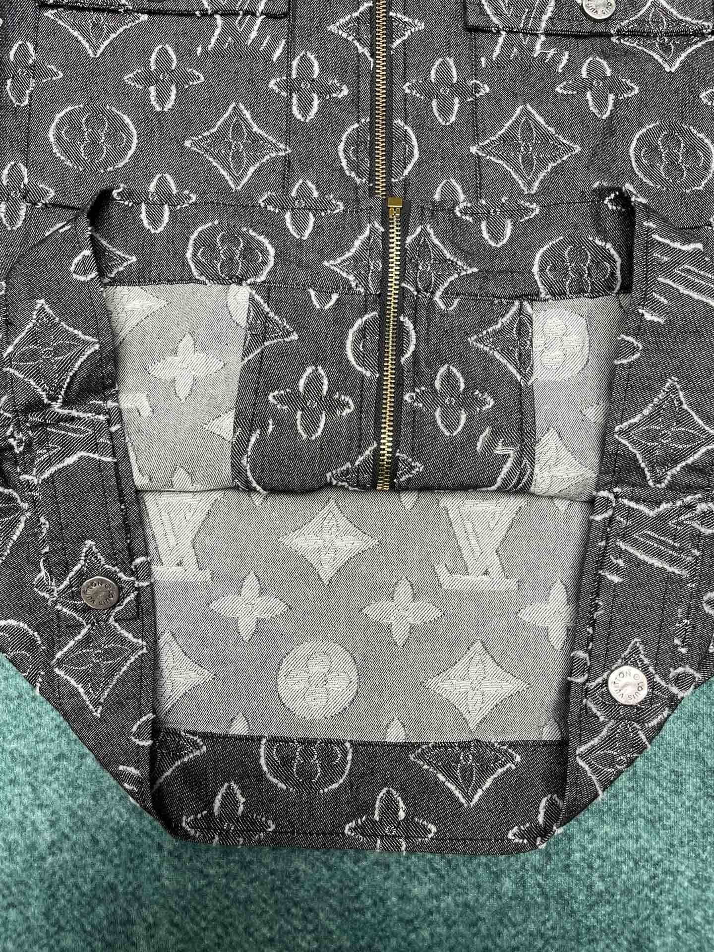 L0vis Vvtt0n  shirt jacket