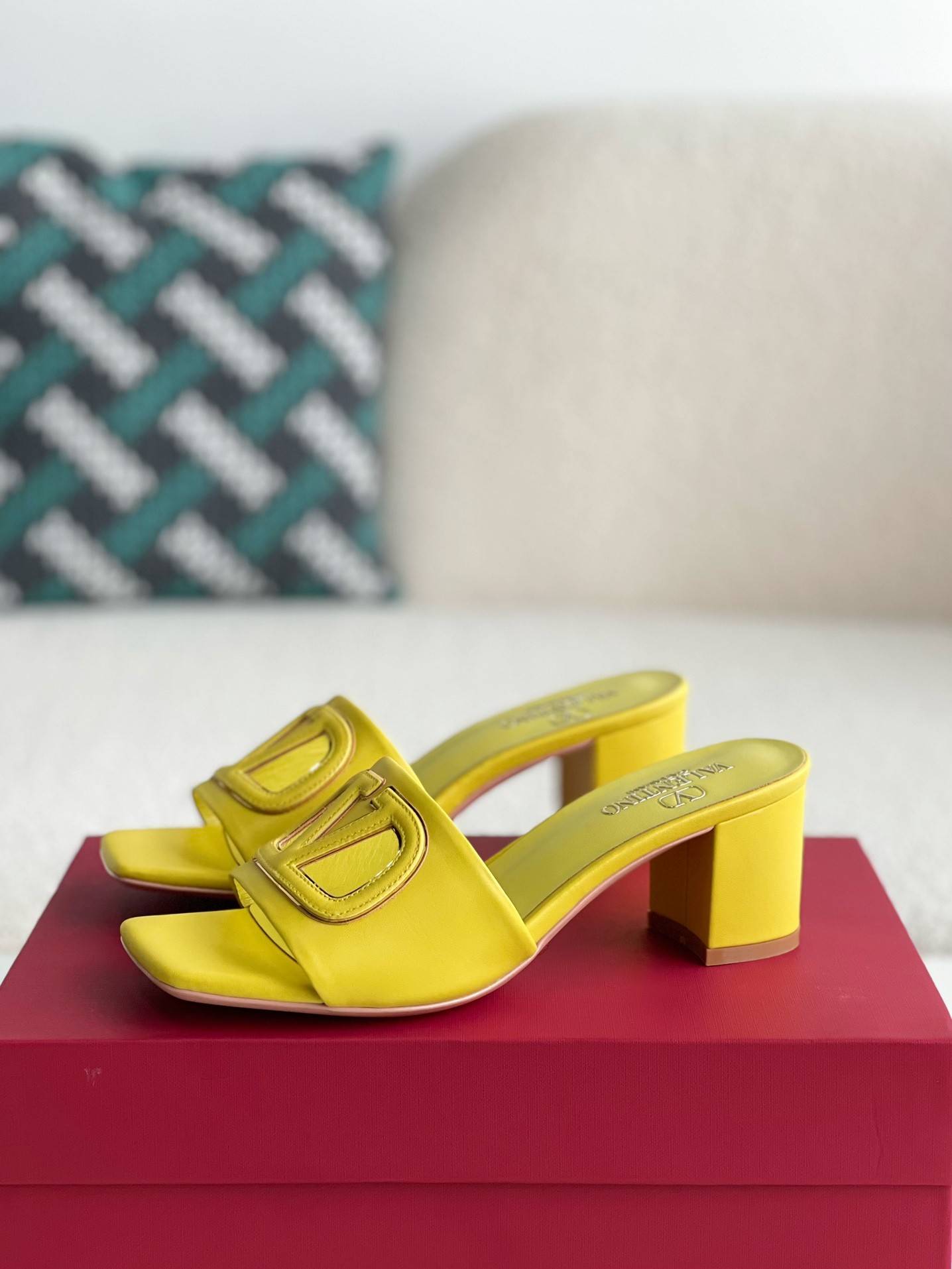 Va1e*ntin0 Summer  high-heeled sandals