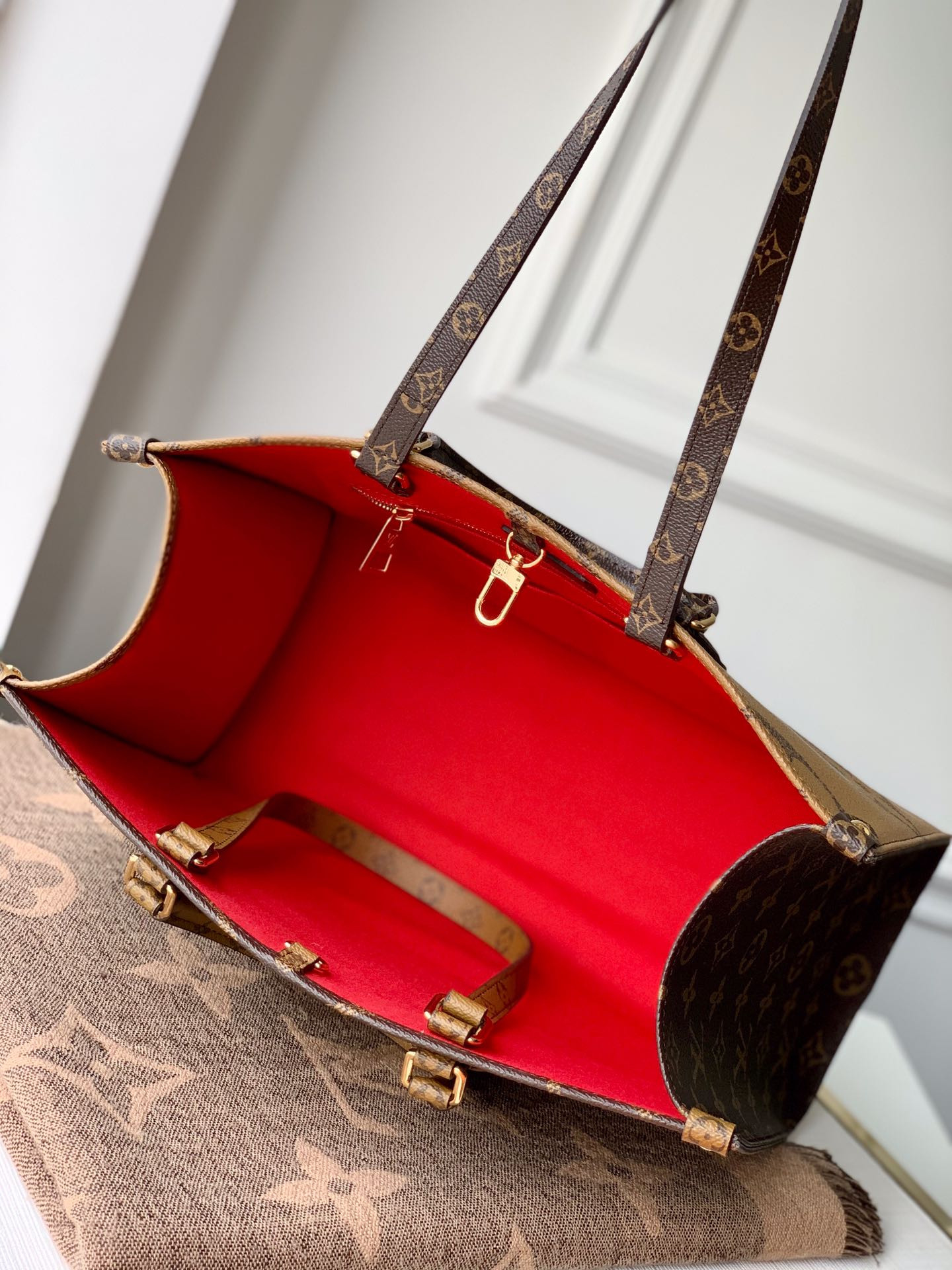 L0vis Vvtt0n Onthego Bag