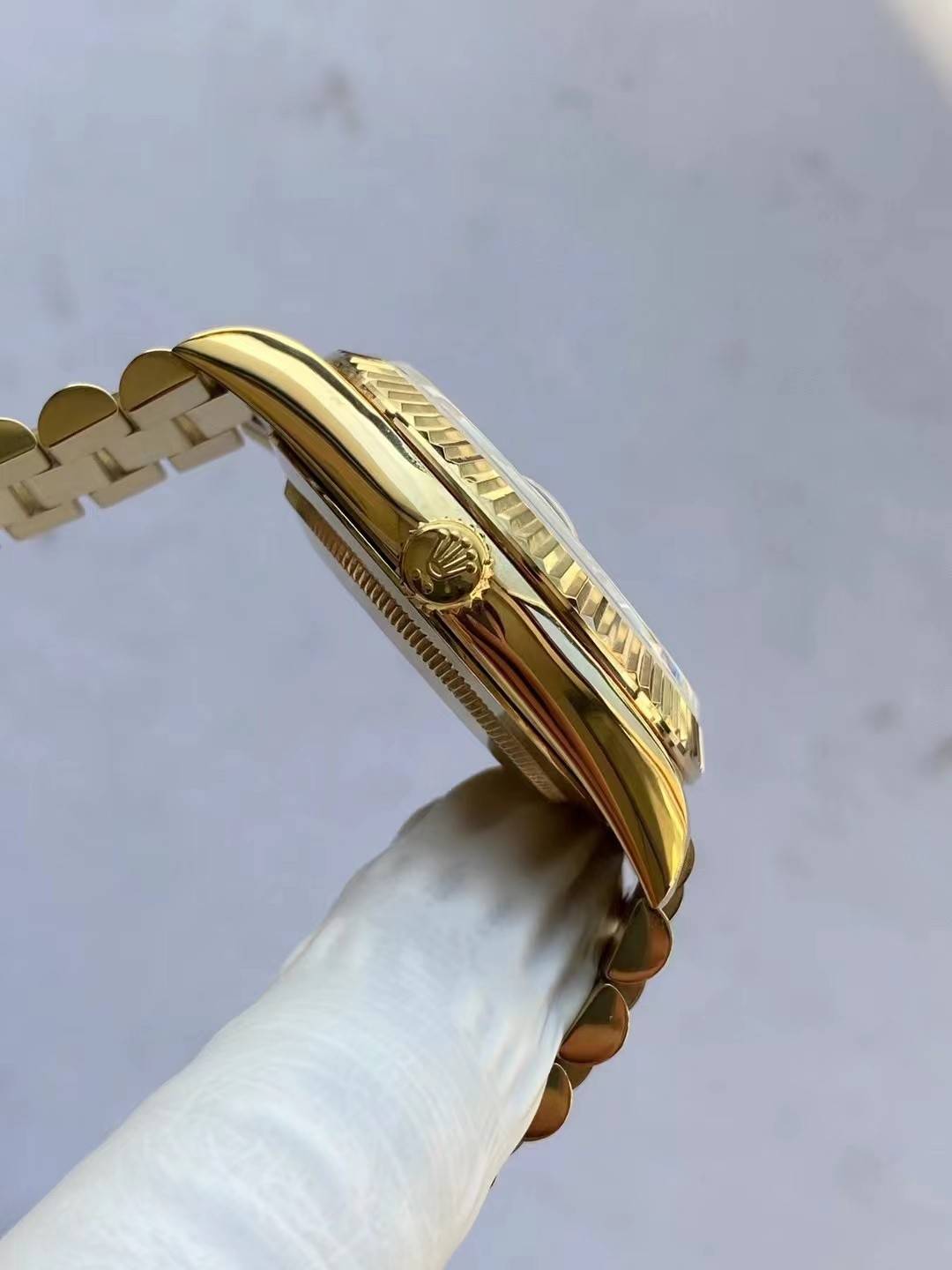 R01ex Week calendar series wristwatch 41mm