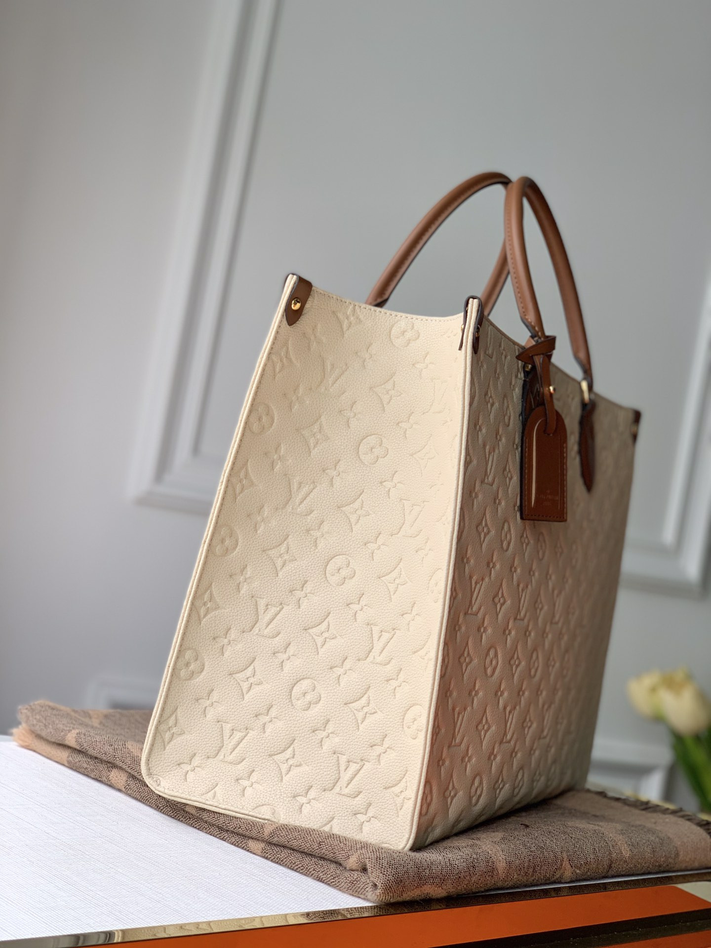 L0vis Vvtt0n Onthego Bag