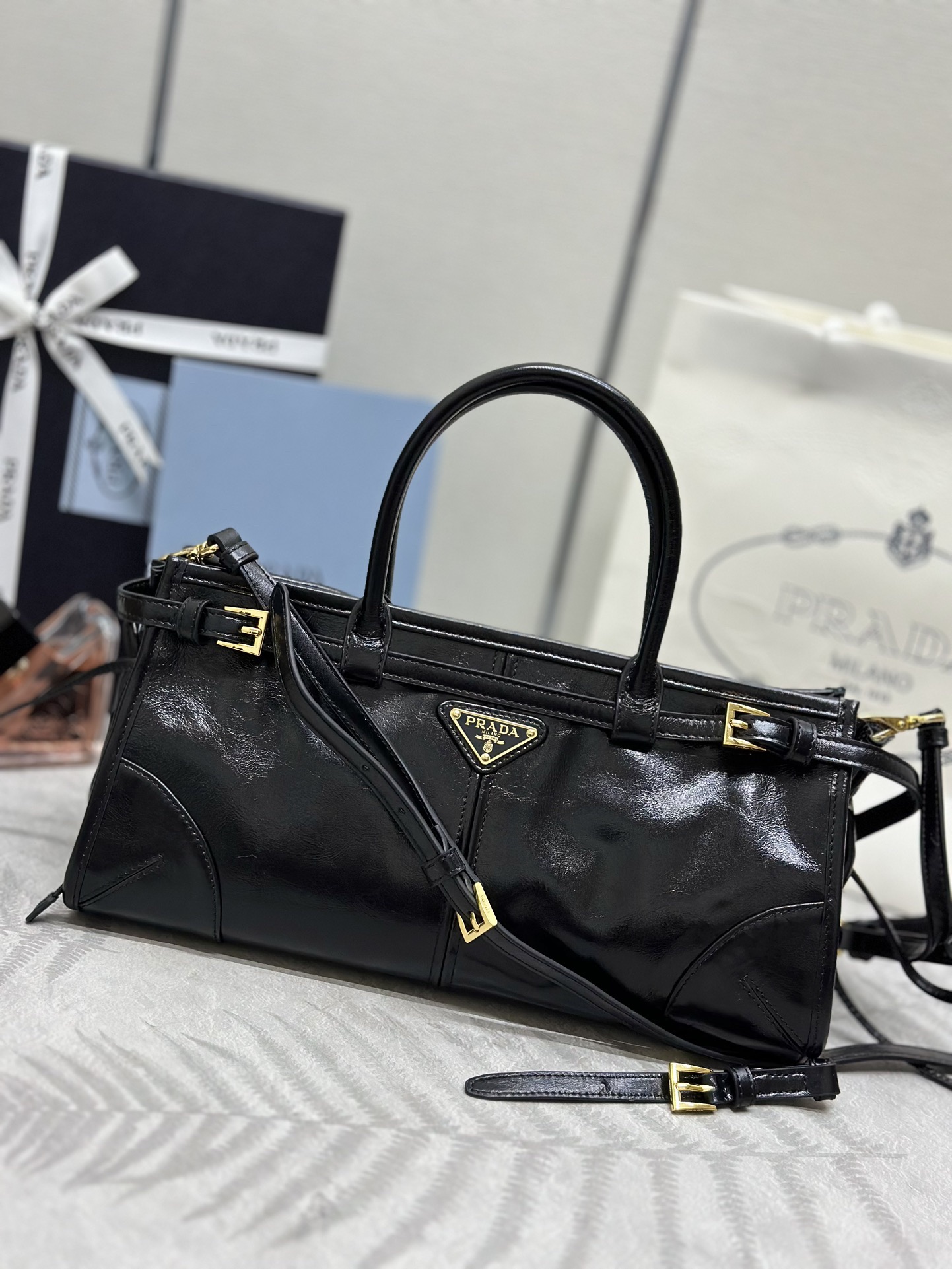Pr*a Bonnie medium leather handbag