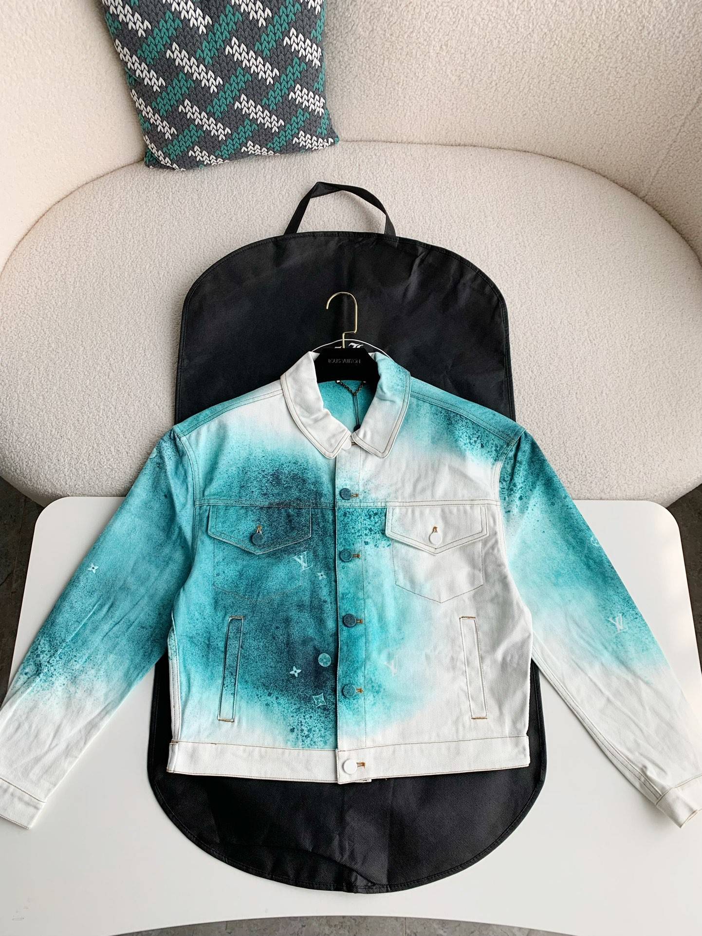 L0vis Vvtt0n  Jackets