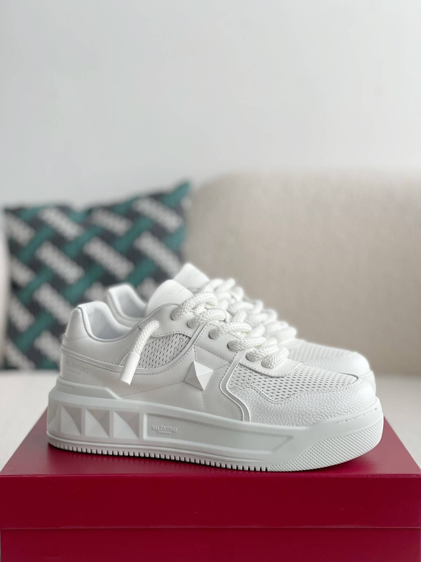 Va1e*ntin0 One Stud Sneakers