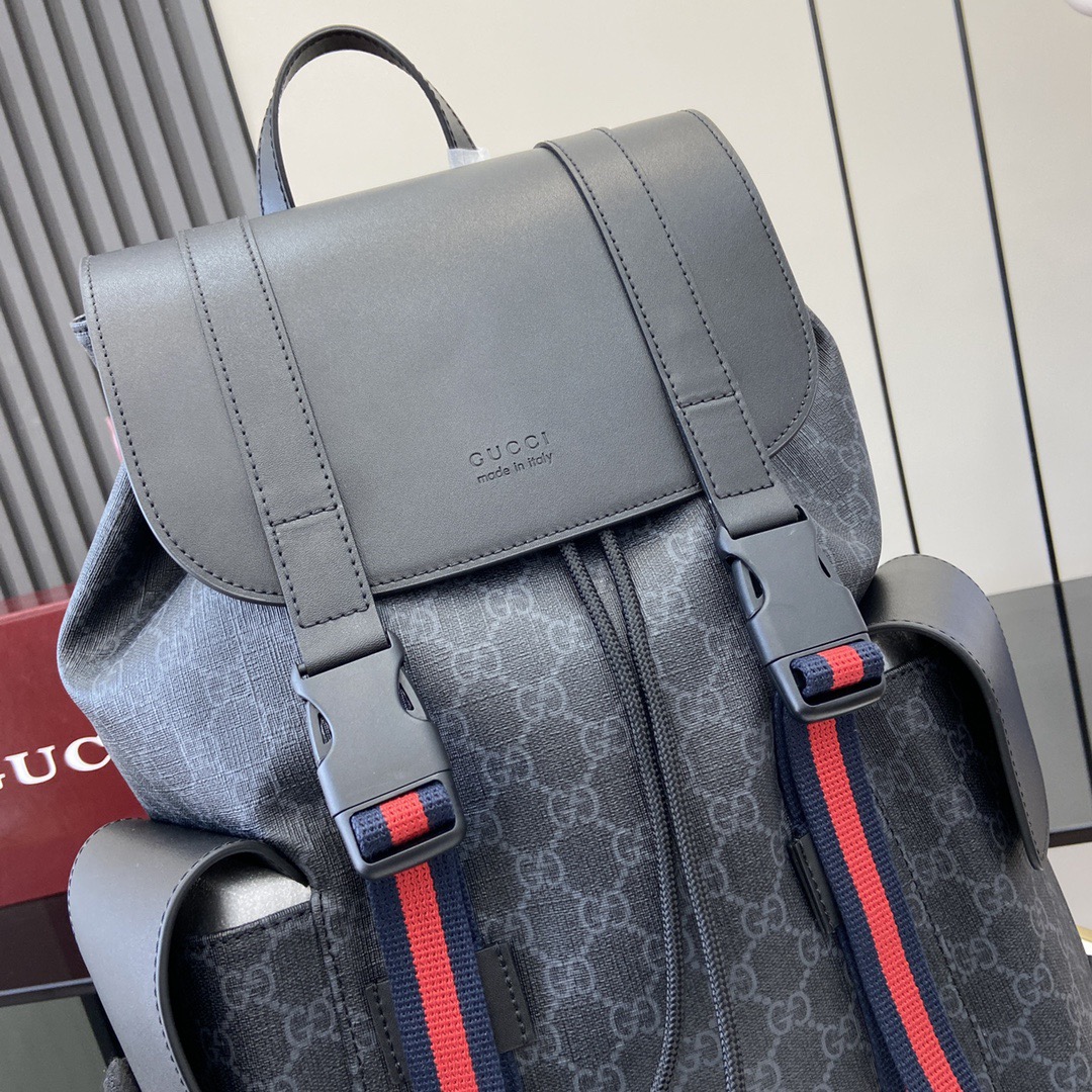 Gvc*1 Backpack Model: 495563. Size: 34*42*16cm