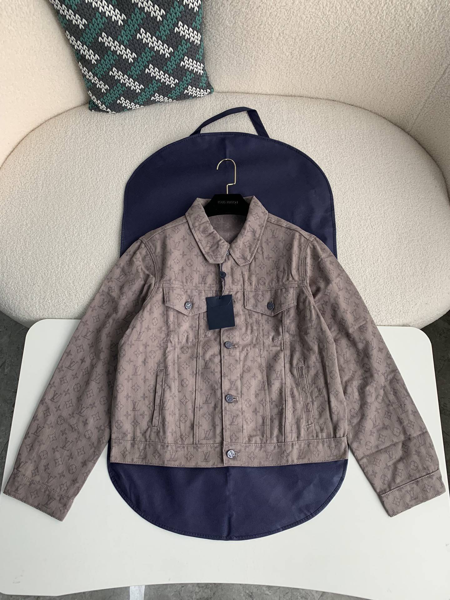 L0vis Vvtt0n  Jackets