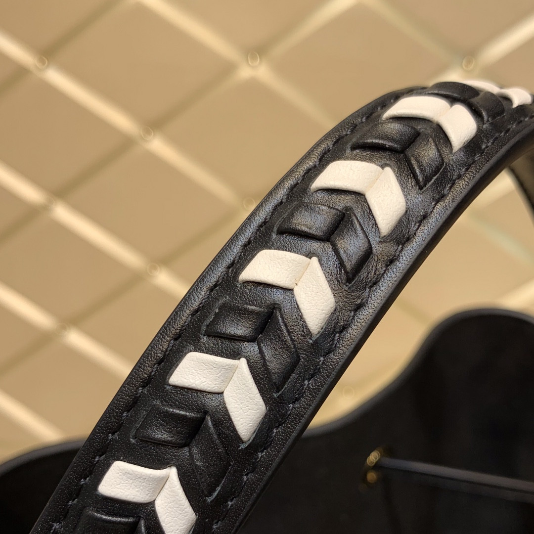 L0vis Vvtt0n Néonoé Bag