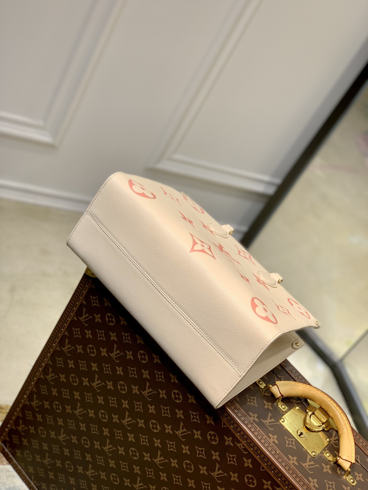 L0vis Vvtt0n Onthego Bag