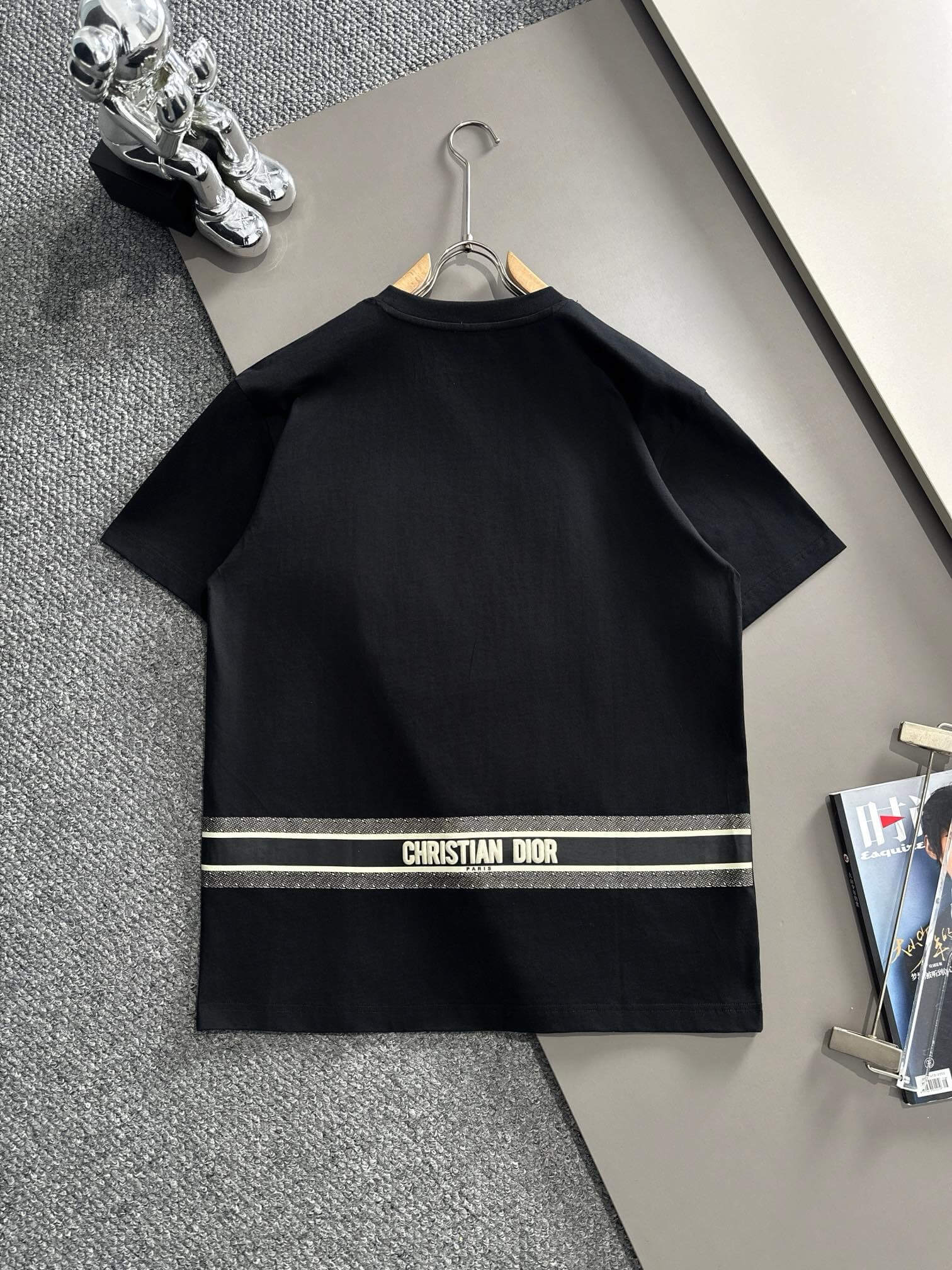 Classic Pattern Embroidery T Shirt