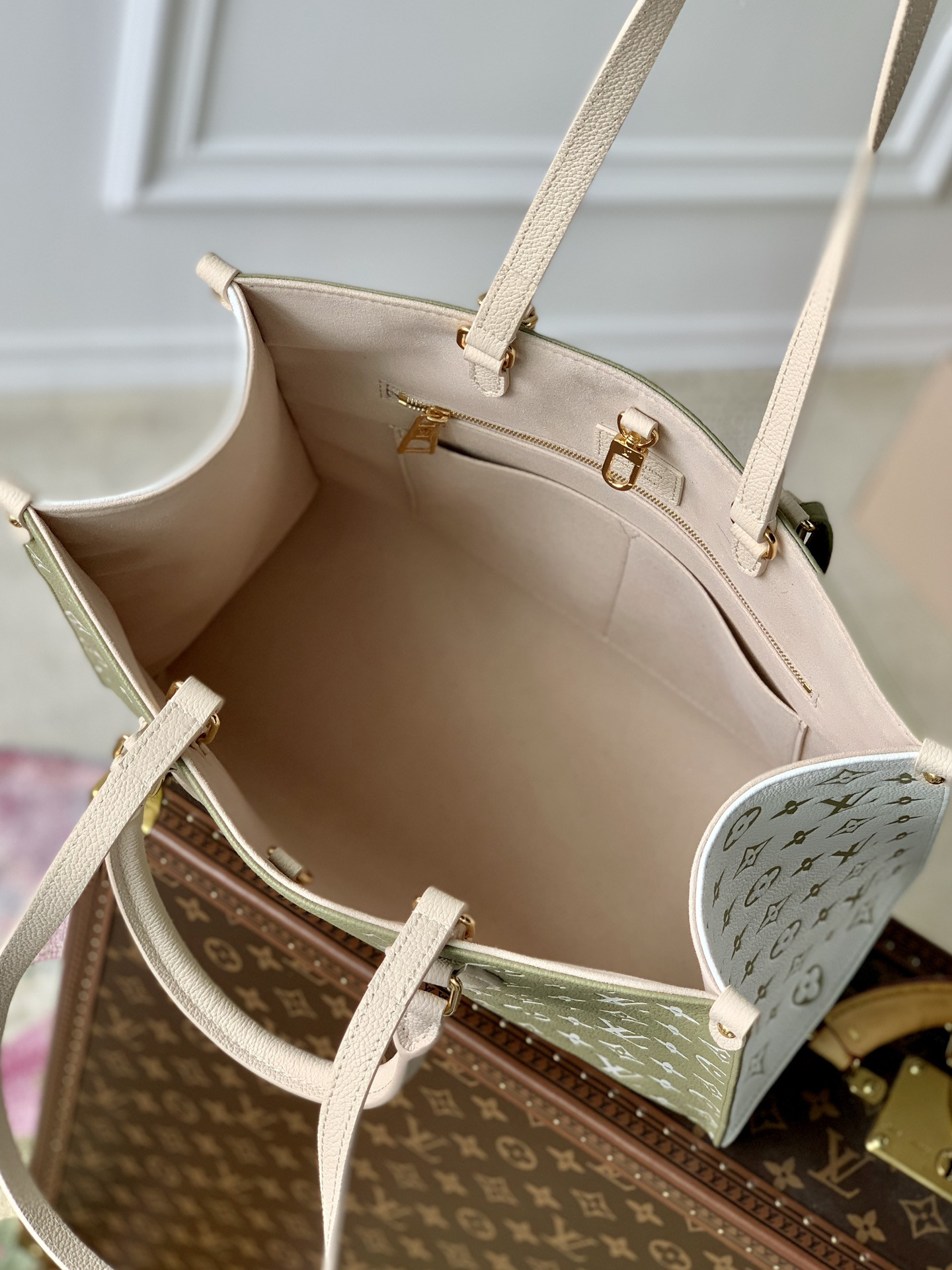 L0vis Vvtt0n Onthego Bag