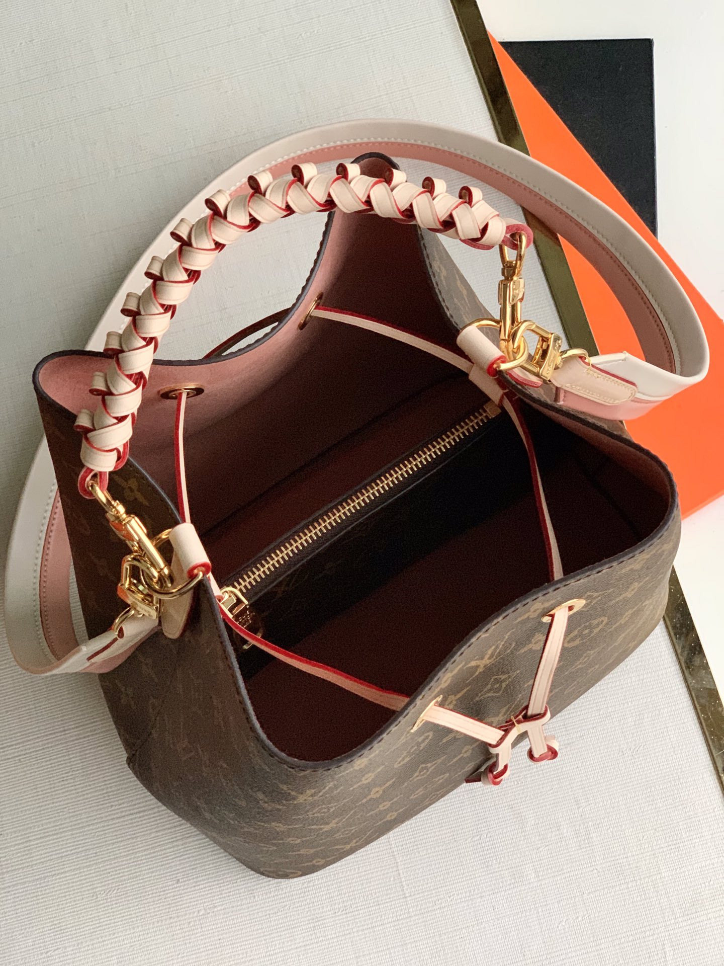 L0vis Vvtt0n Néonoé Bag