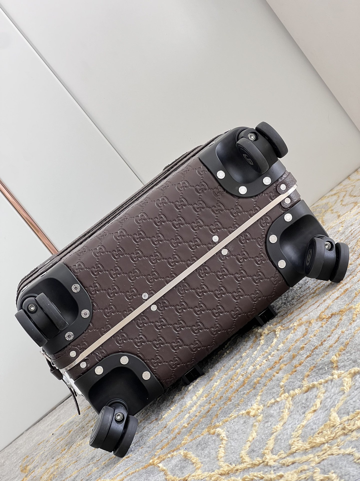 Gvc*1 suitcase/trolley case F906 retro size 20 inches