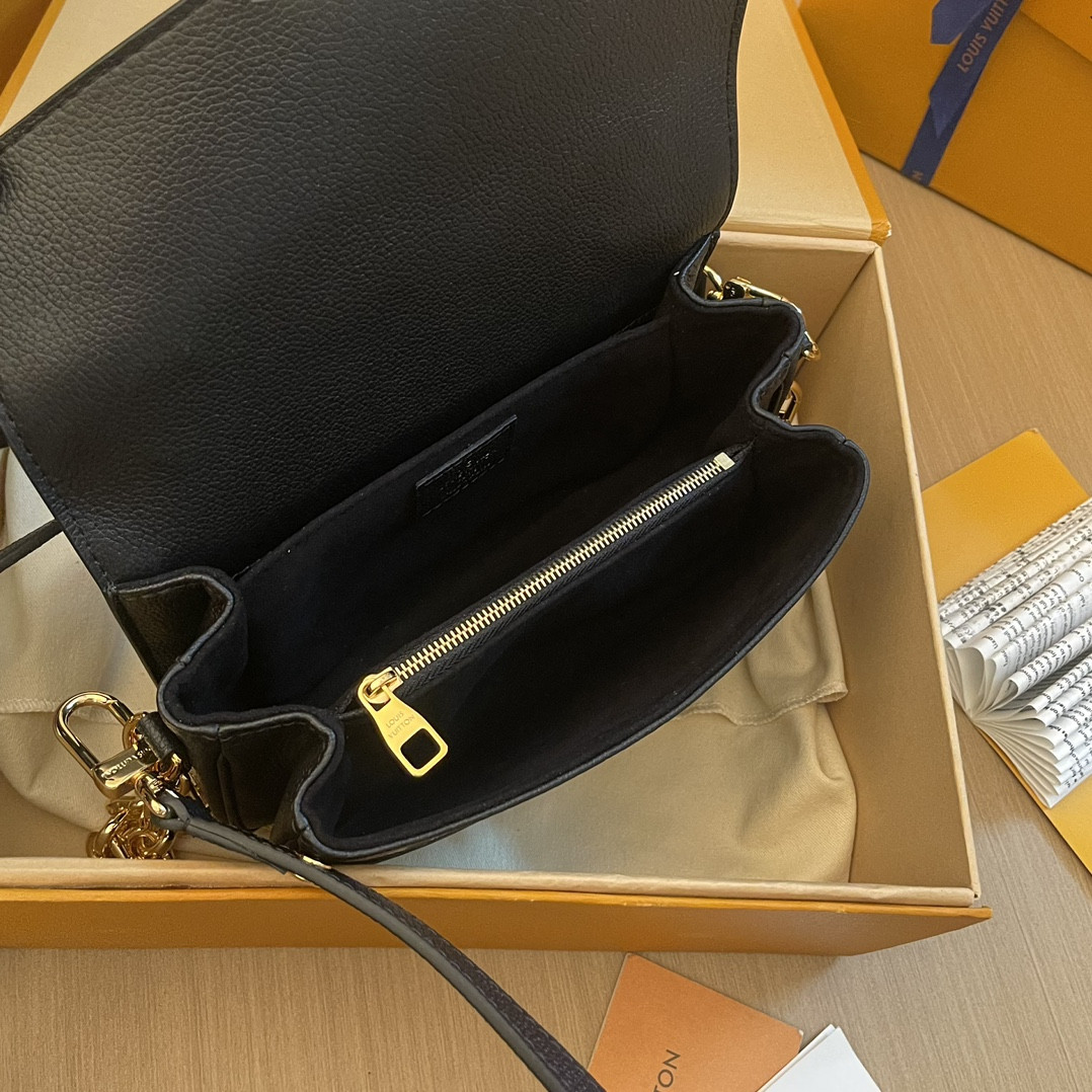 L0vis Vvtt0n Pochette Métis East West Bag