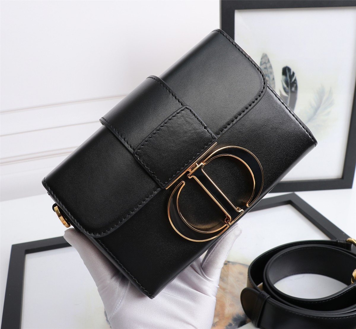 30 Montaigne Box Bag