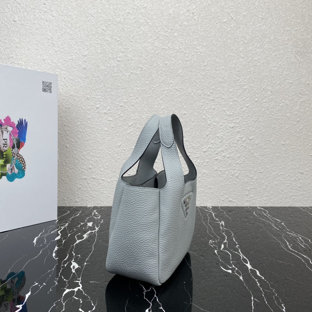 Pra*a Crochet Tote Bag