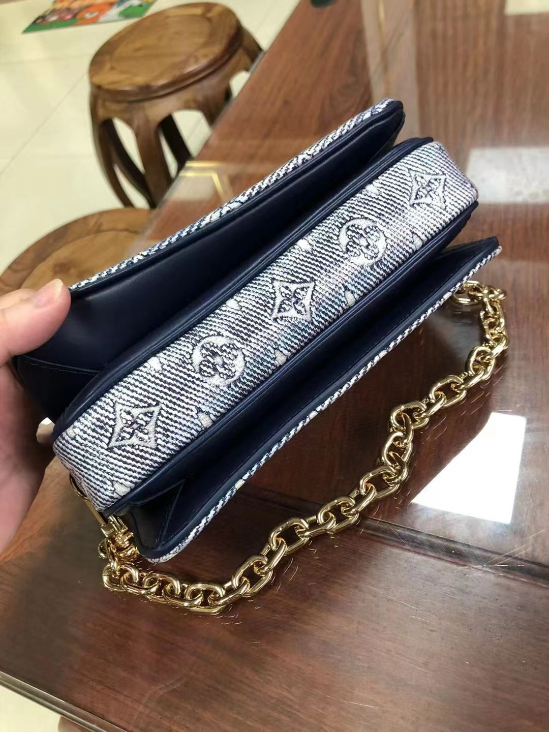L0vis Vvtt0n Pochette Métis East West Bag