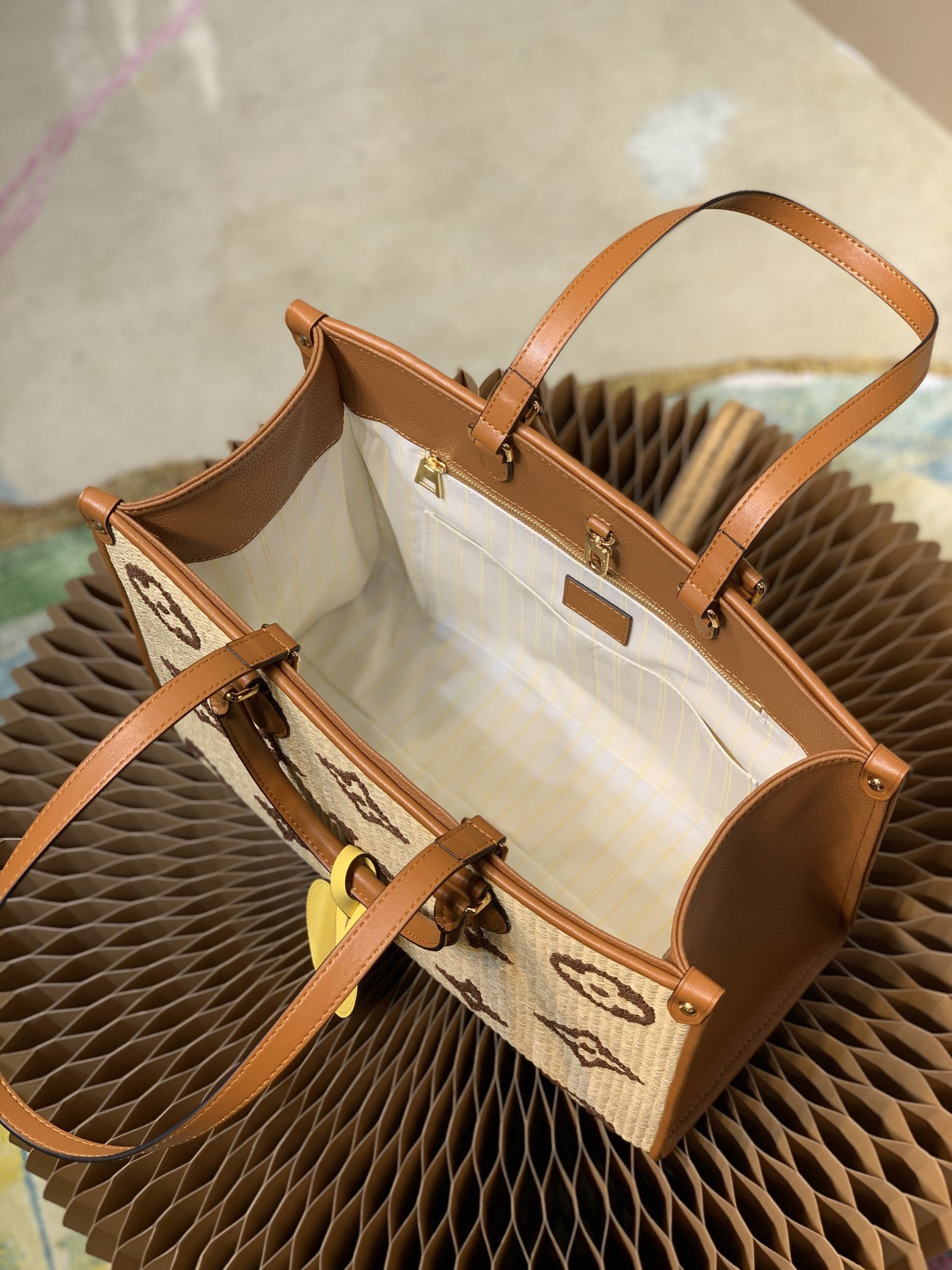 L0vis Vvtt0n Onthego Bag