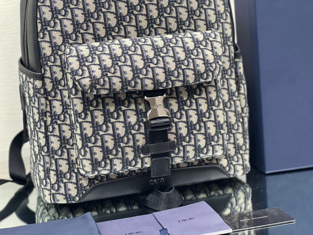 D10r Explorer Backpack