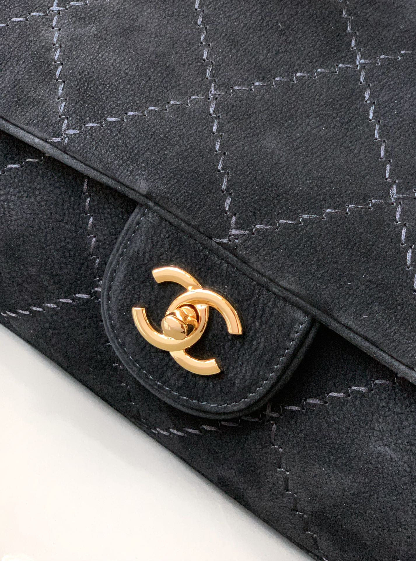 Ch**el Classic Hand Bag Gold Handware