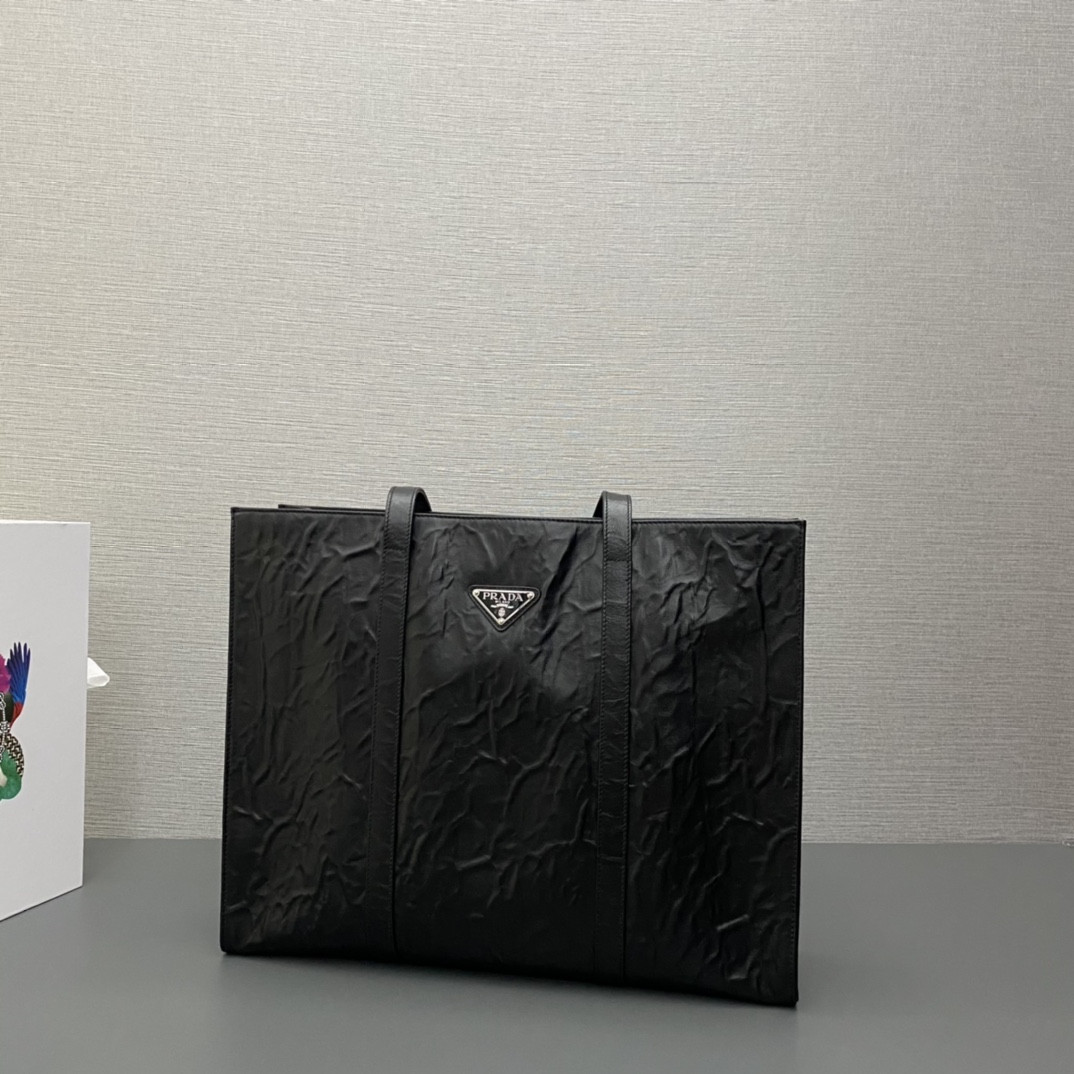 Pra*a Large Antique Tote Bag