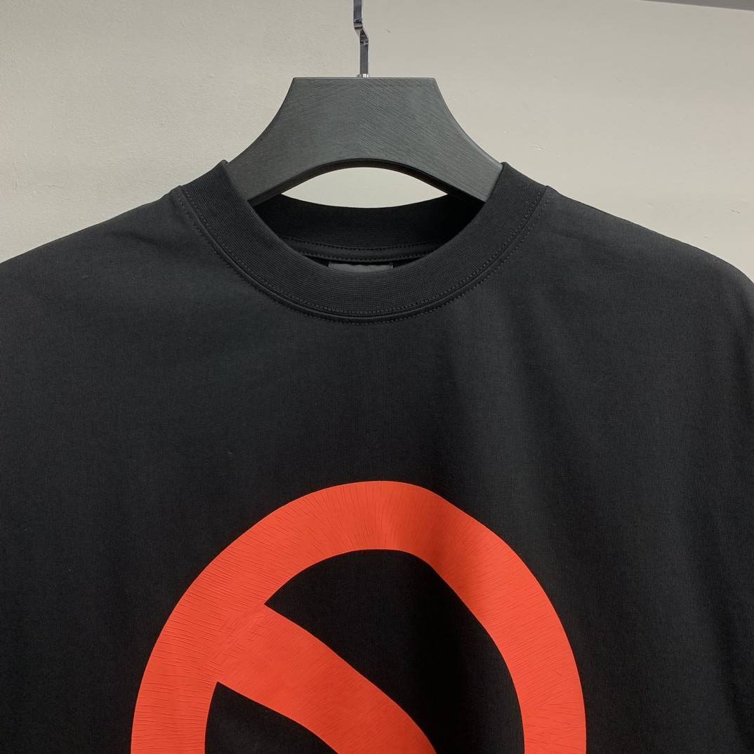 Ba1en*iaga BFRND cracked T-shirt