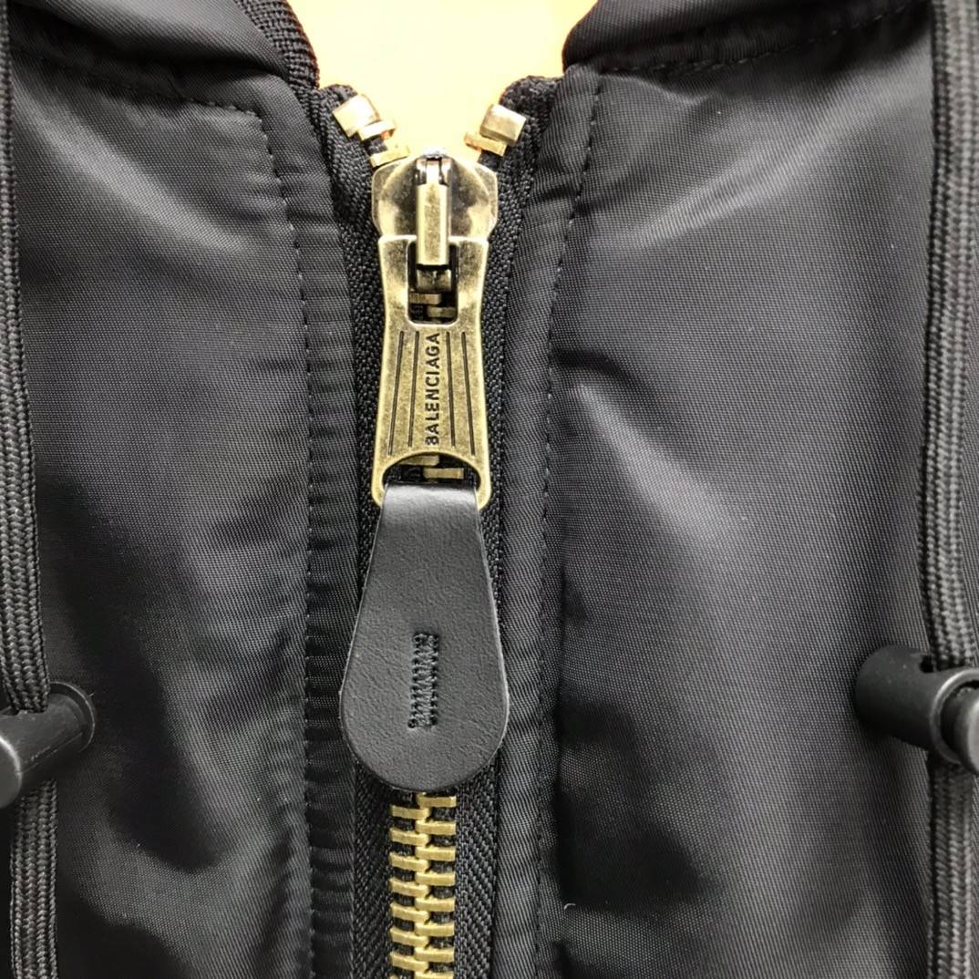 Ba1en*iaga foamed wheat logo jacket