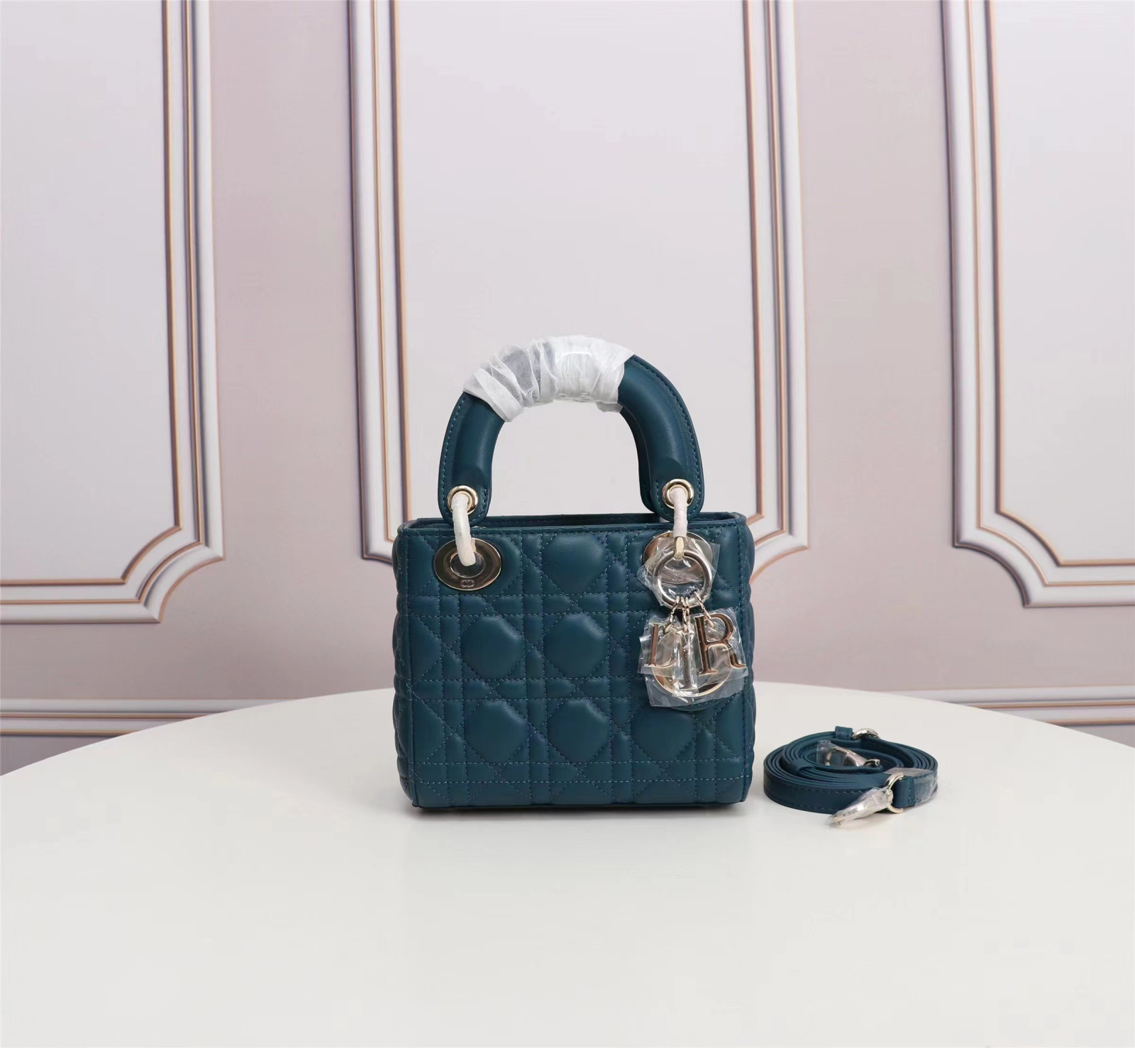 Lady D10r Micro Bag