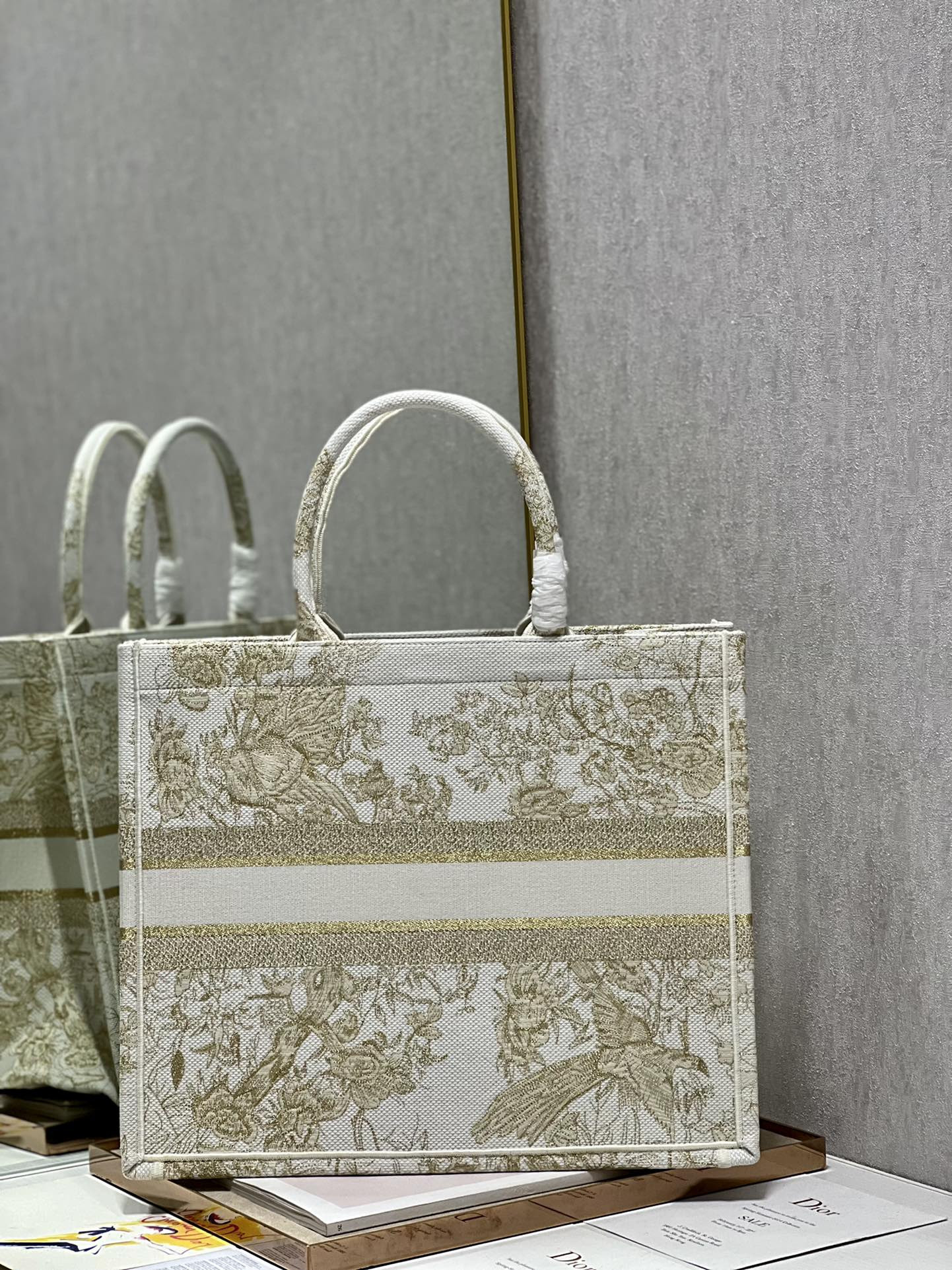 Large D10r Book Tote