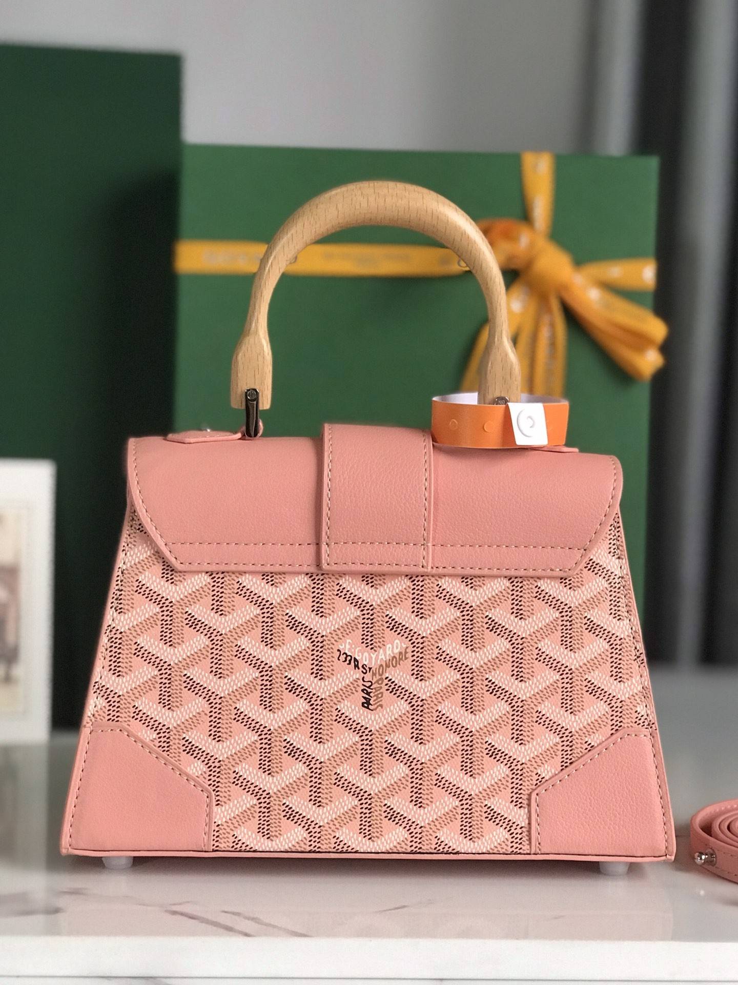 ?G09ard Sa?gon mini bag, top quality!   Size: 21*14*8.5cm