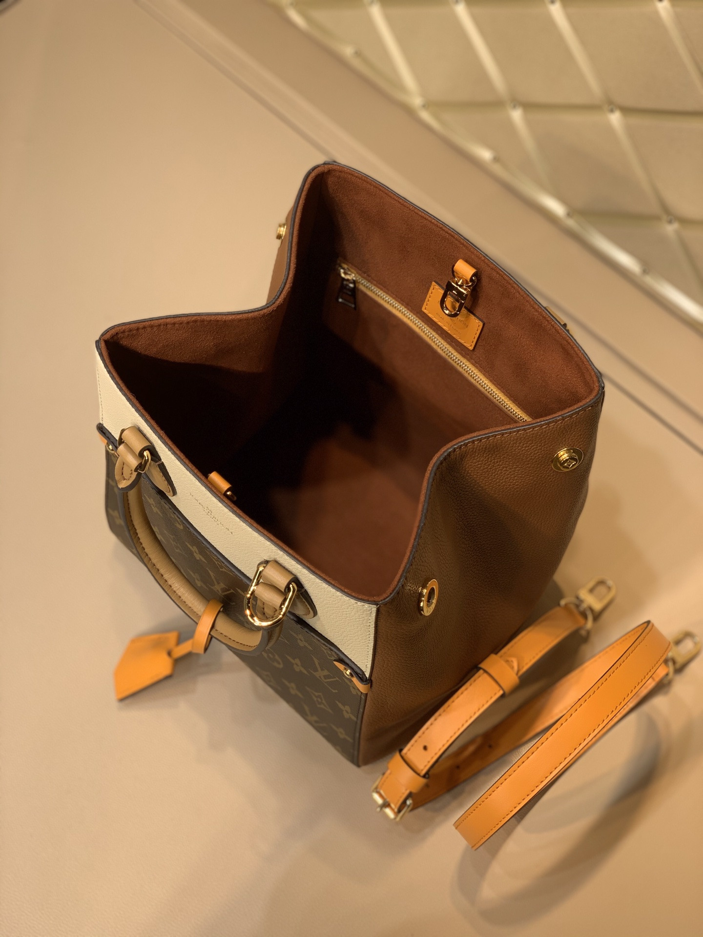 L0vis Vvtt0n Fold Tote Bag