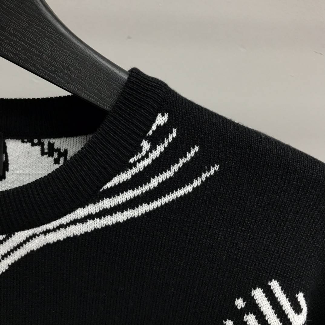 Ba1en*iaga letter sweater