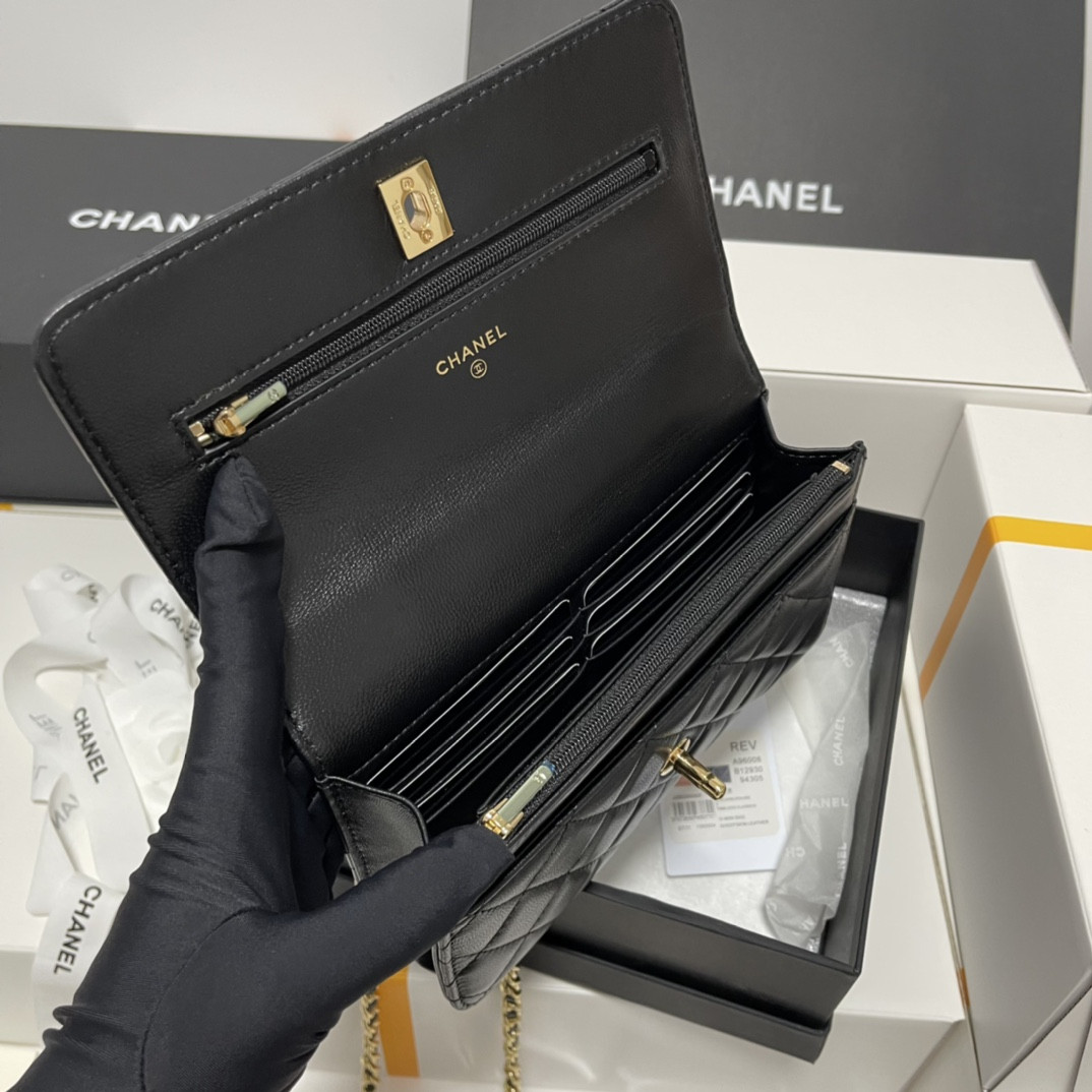 Ch**el Wooden Bead Handle Bag