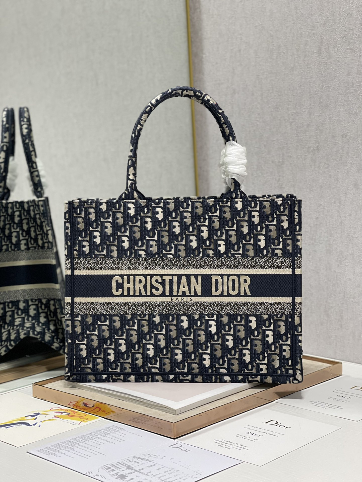 Medium D10r Book Tote
