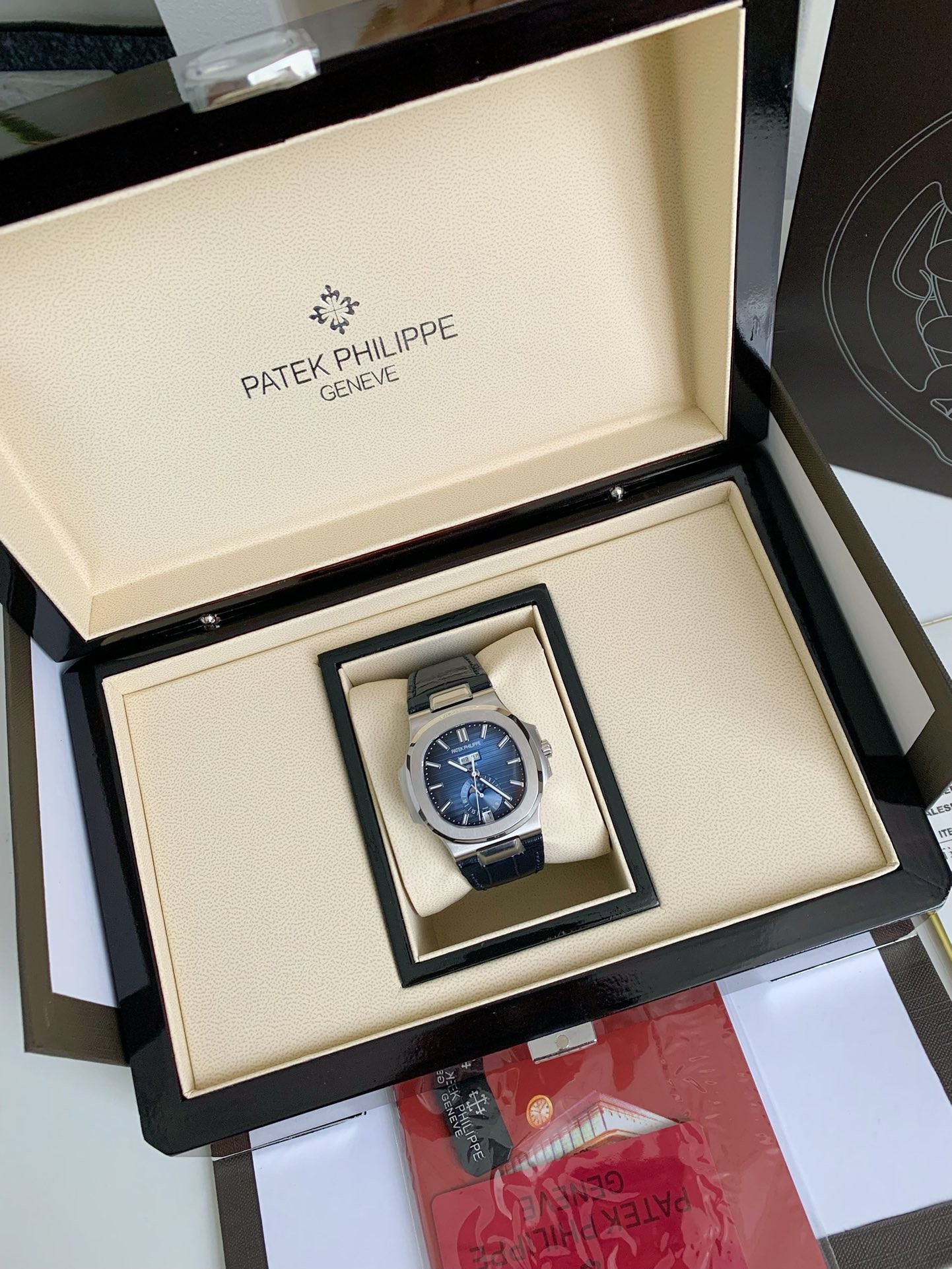 Pat*k Phi1i*pe 5726 series watch