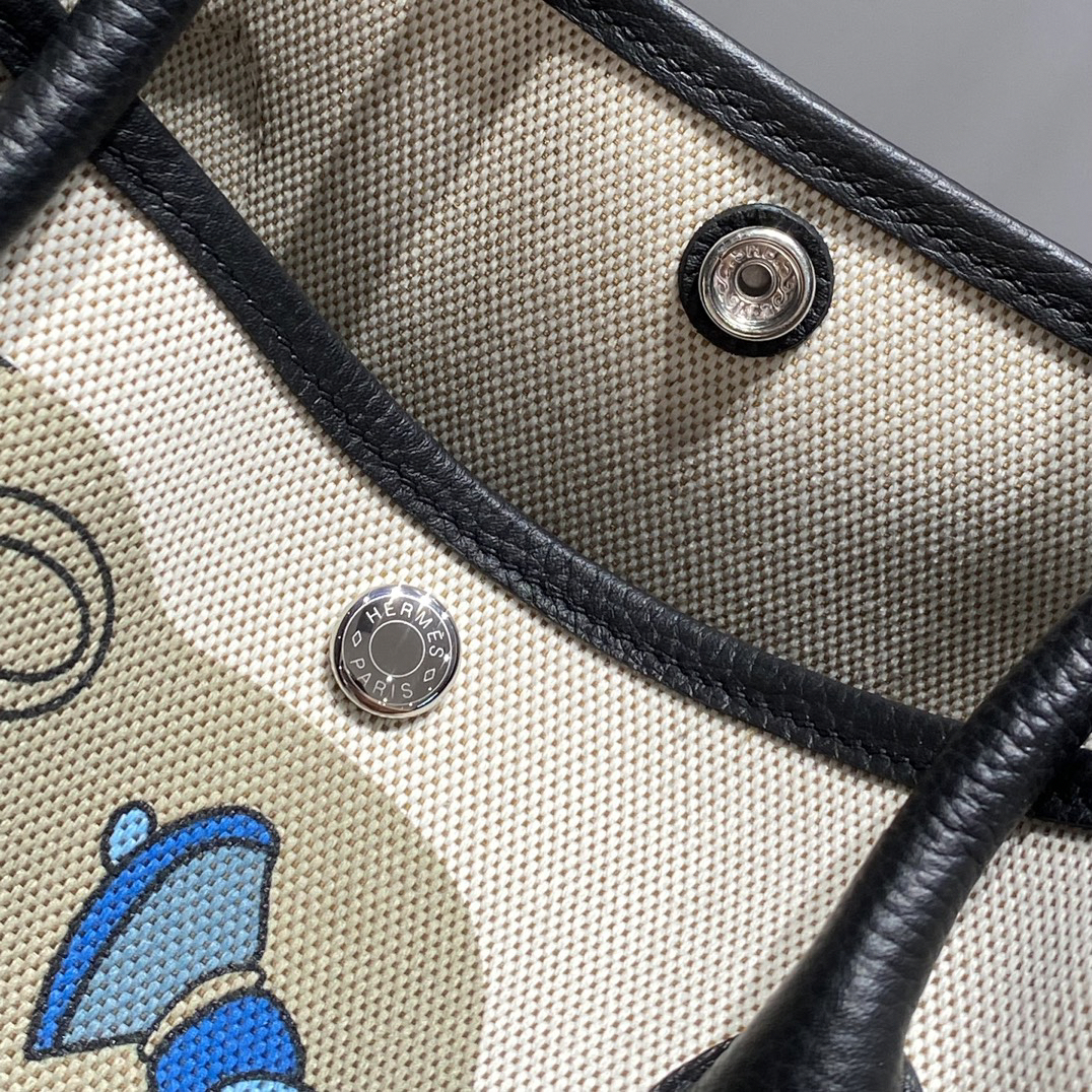 H**me5 painted graffiti French fjord imported original cowhide wax thread sewing master craft painted canvas 36*30cm