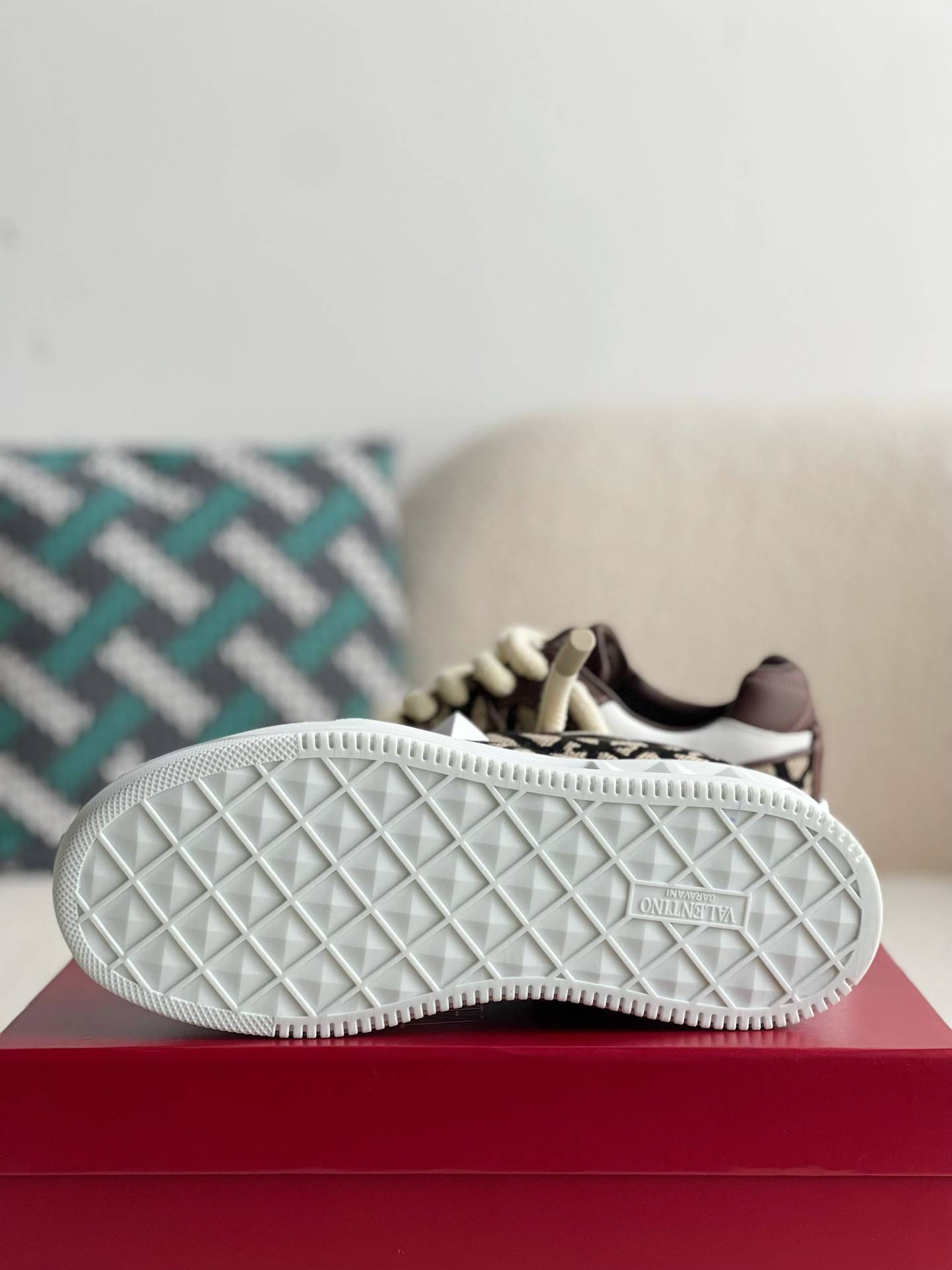 Va1e*ntin0 One Stud Sneakers