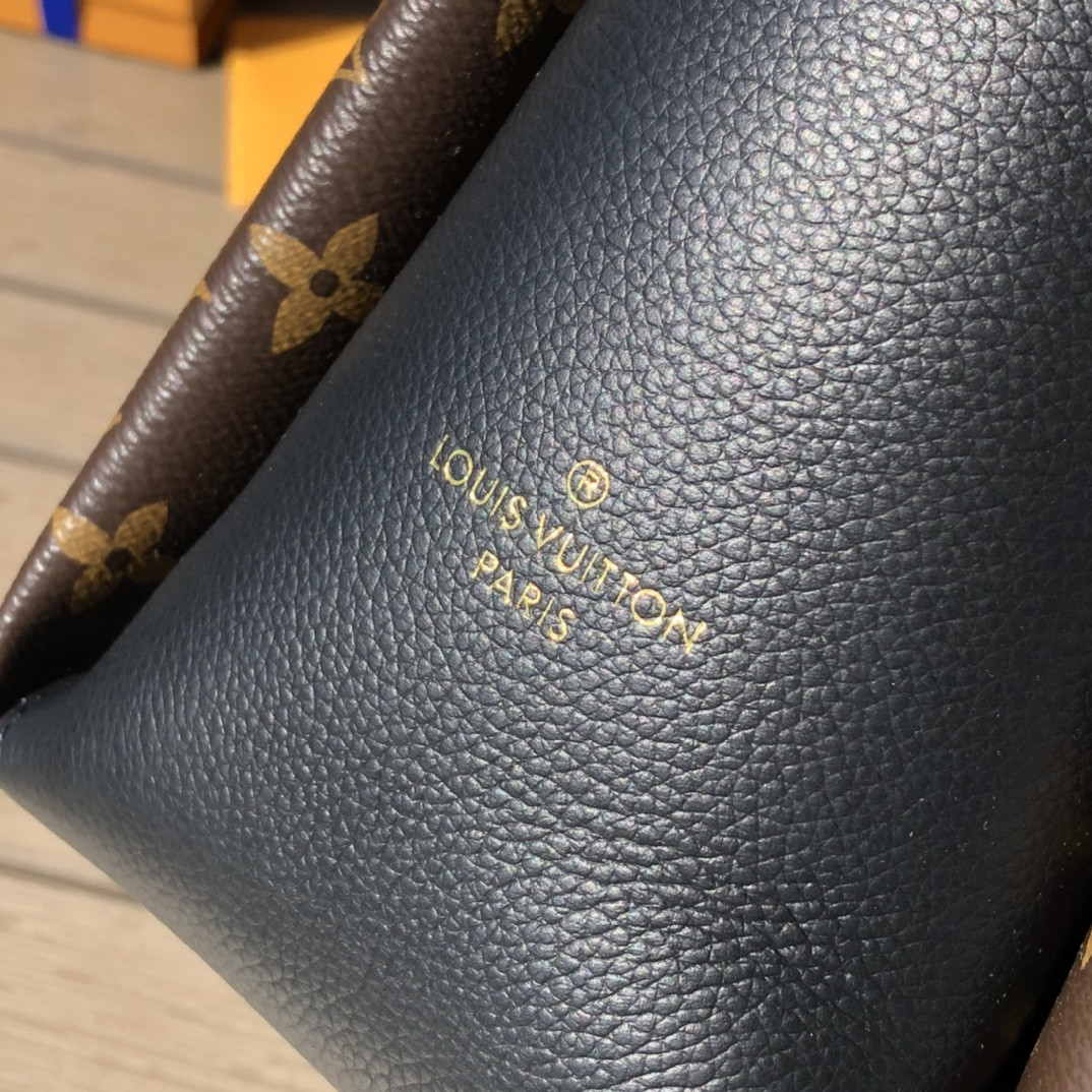 L0vis Vvtt0n Surene Bag