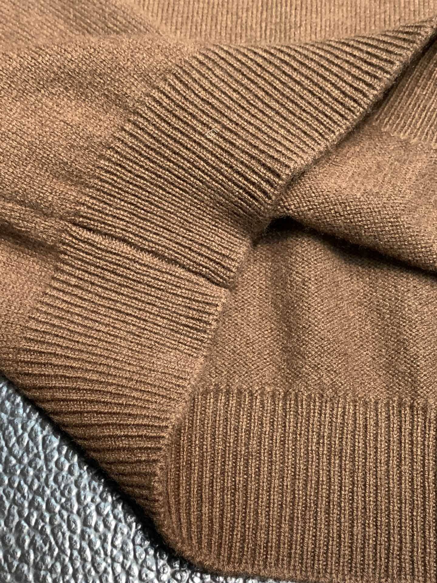 Pra*a Knitted sweaters