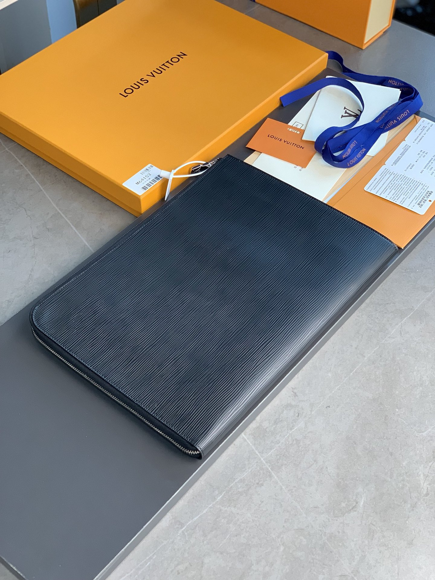 L0vis Vvtt0n Pochette Jour Bag