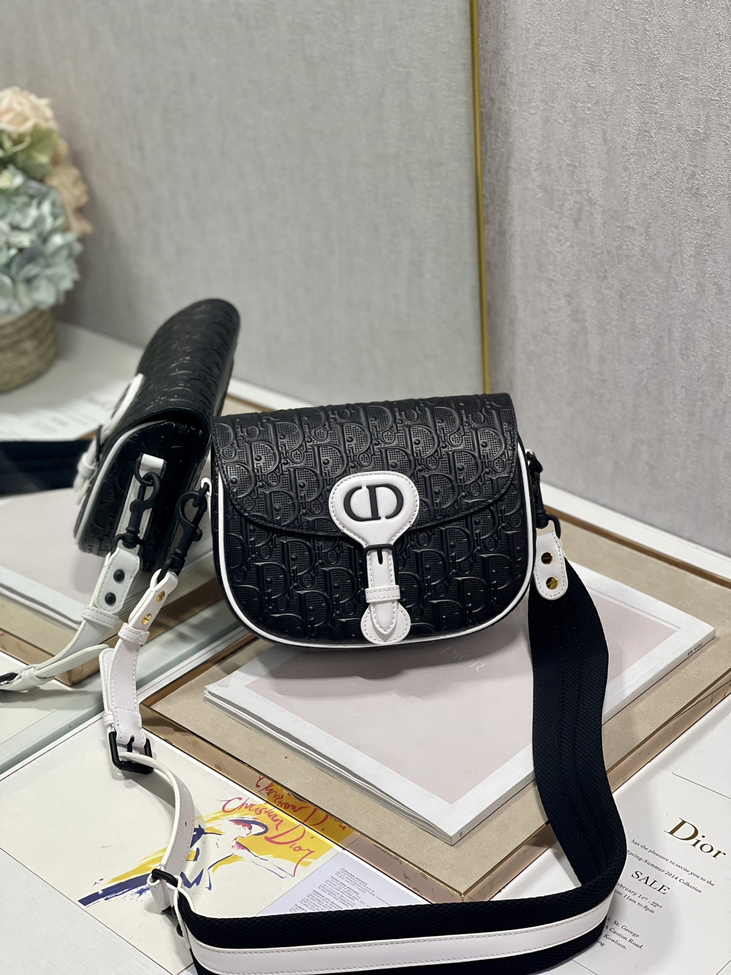 Medium D10r Bobby Bag