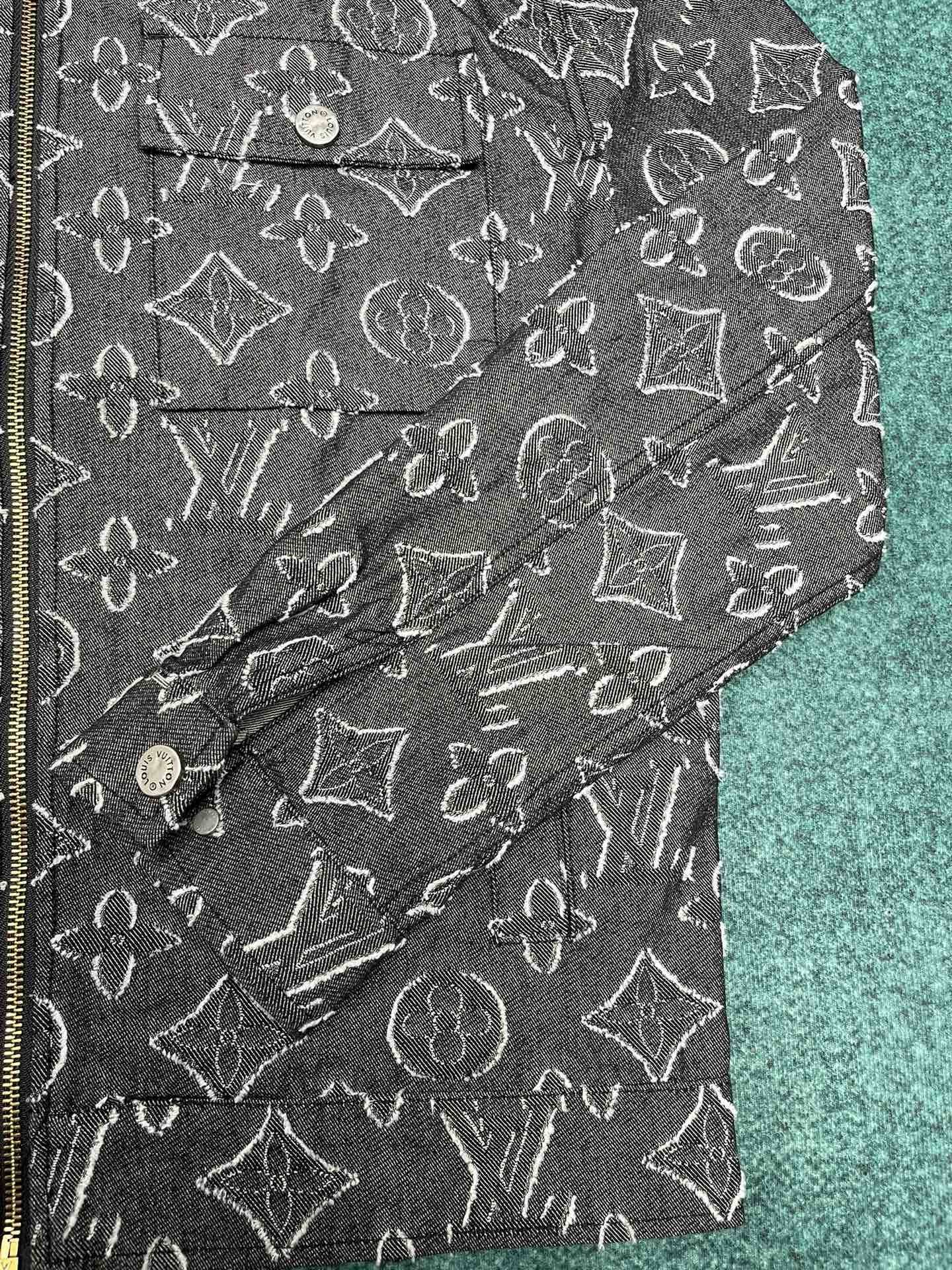 L0vis Vvtt0n  shirt jacket