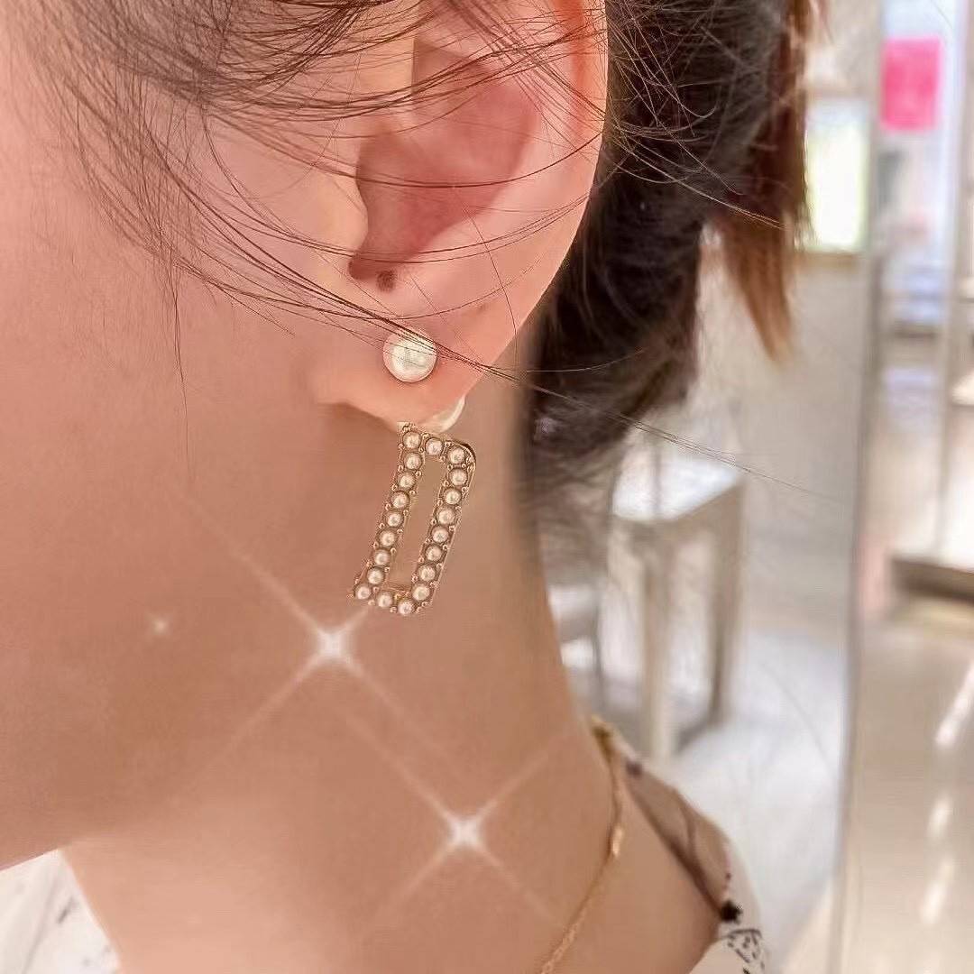 D10r letter D earrings